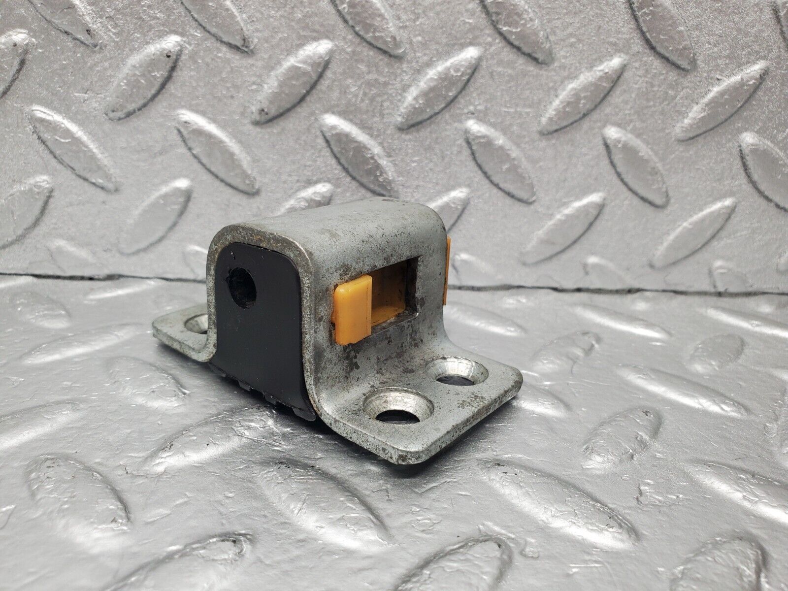 46476 Mercedes-Benz C123 280CE Coupe Left Door Lock Latch