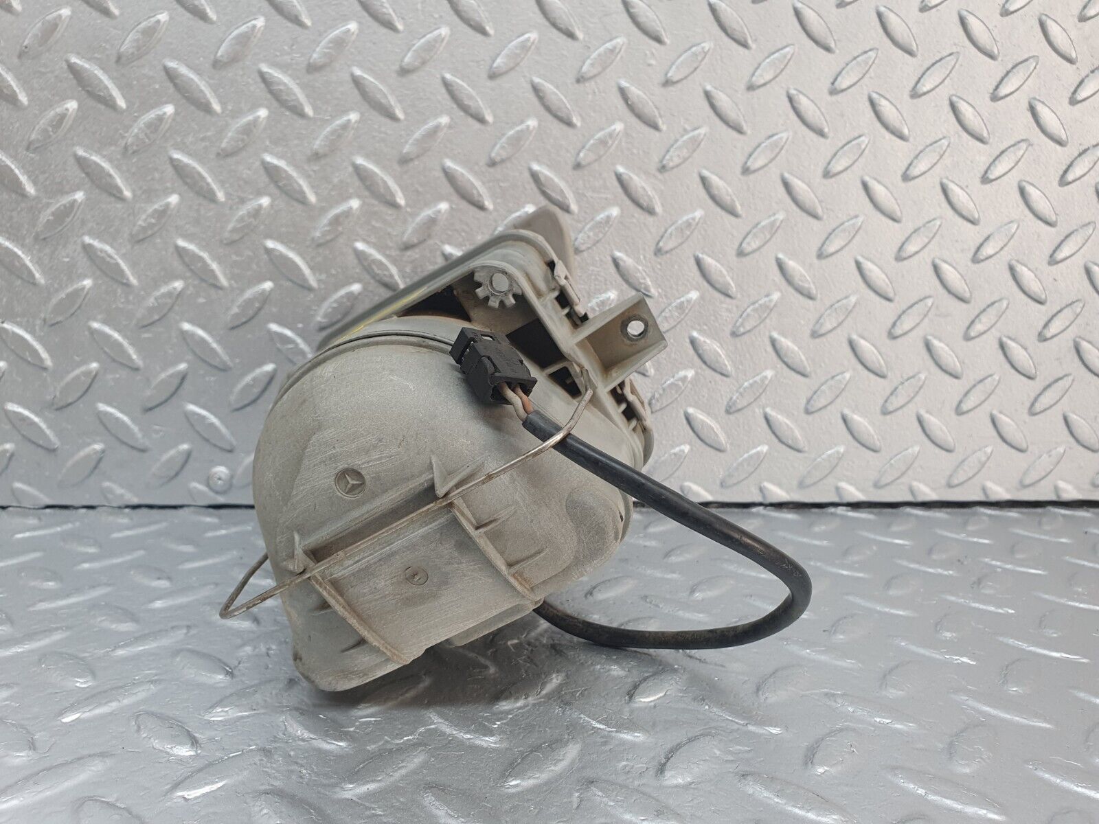 42455 Mercedes-Benz R129 320SL Coupe Front Right Fog Light No Lens Bosch 0305120002 1305230062