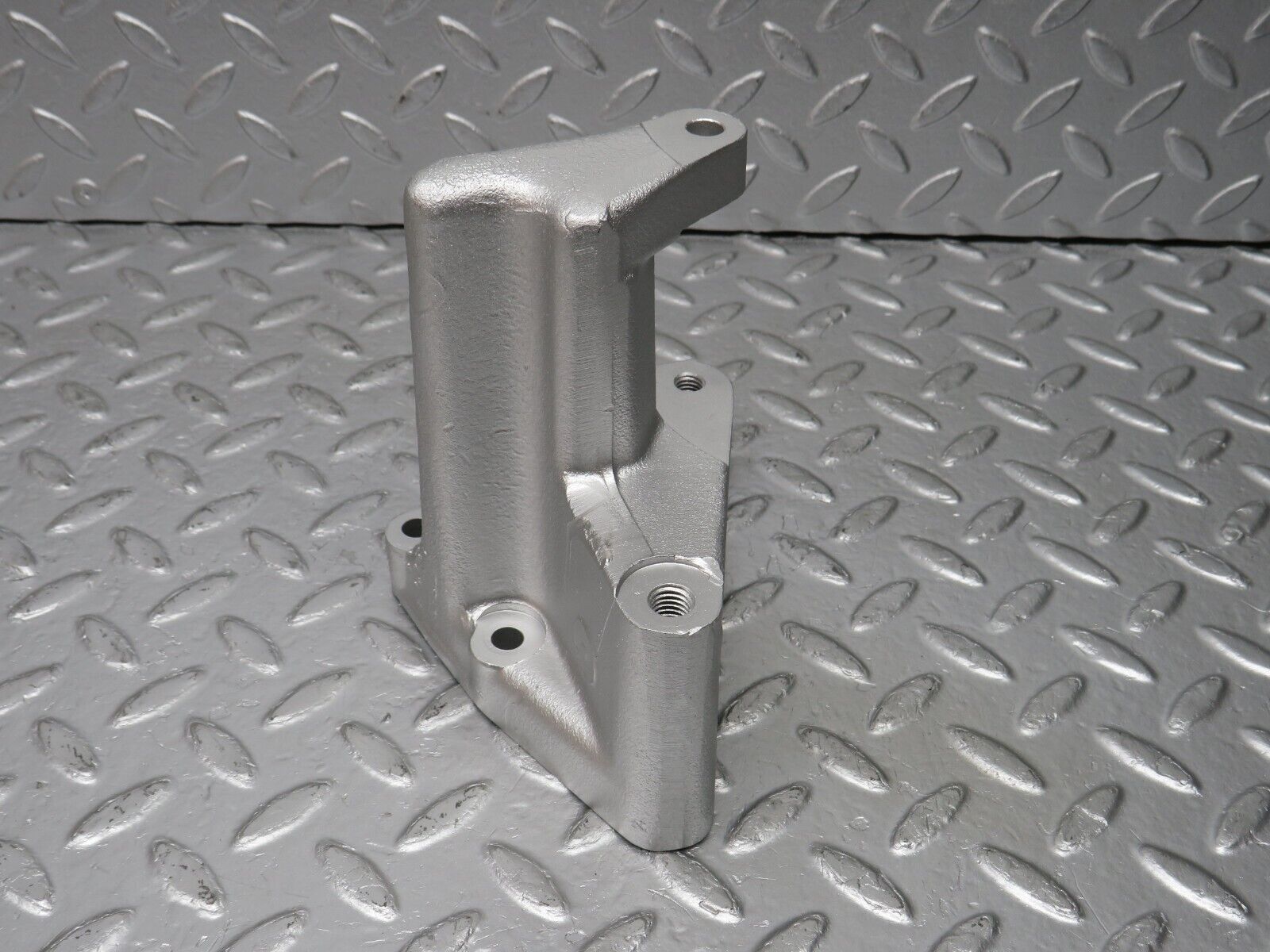 33077 Mercedes-Benz C107 R107 350 V8 Alternator Generator Bracket 1161550735