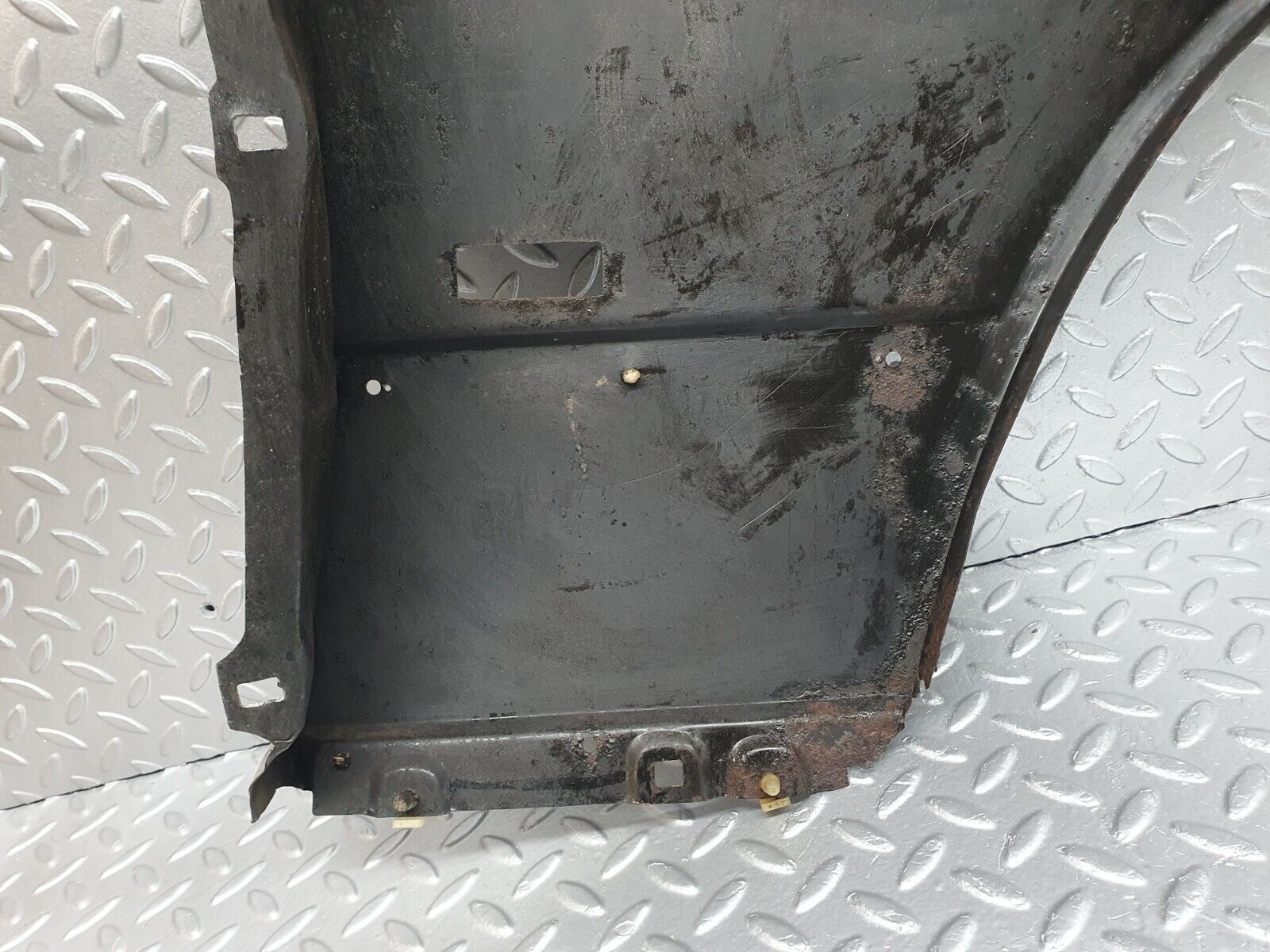 42876 Mercedes-Benz W201 190 2.0L Front Left Wing Fender