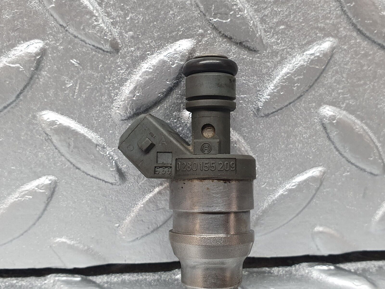 42371 Mercedes-Benz R129 320SL Coupe Fuel Injector Bosch 0000787323 0280155209