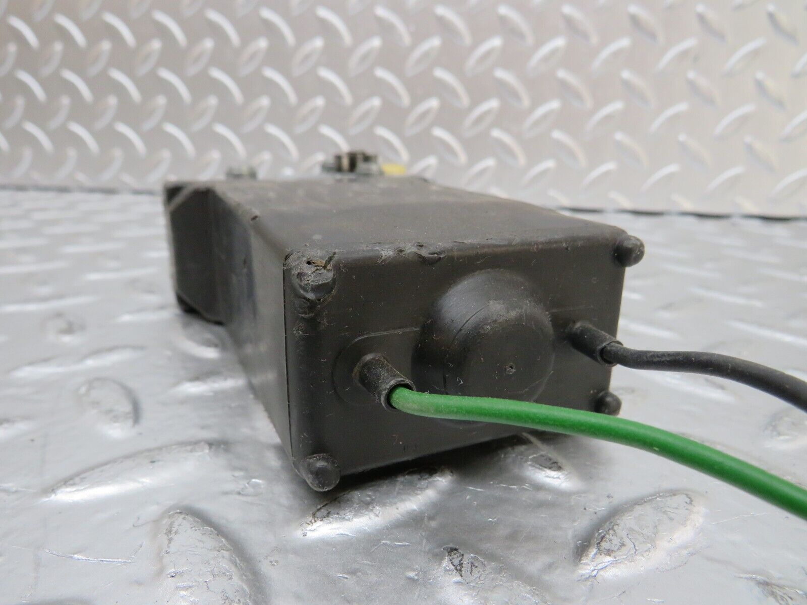 25087 Mercedes-Benz C107 Rear Right Window Regulator Motor 0130820001