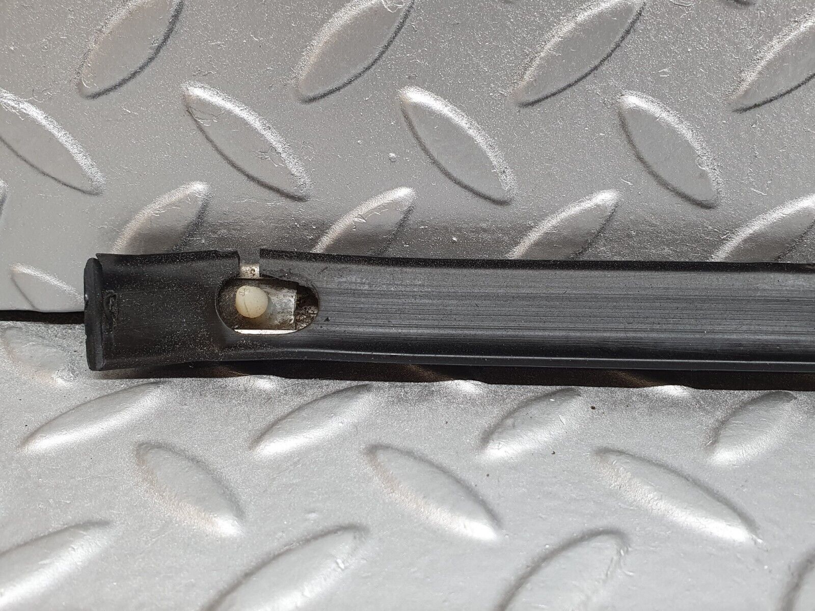43455 Mercedes-Benz W108 280SE Front Right Door Centre Moulding Trim
