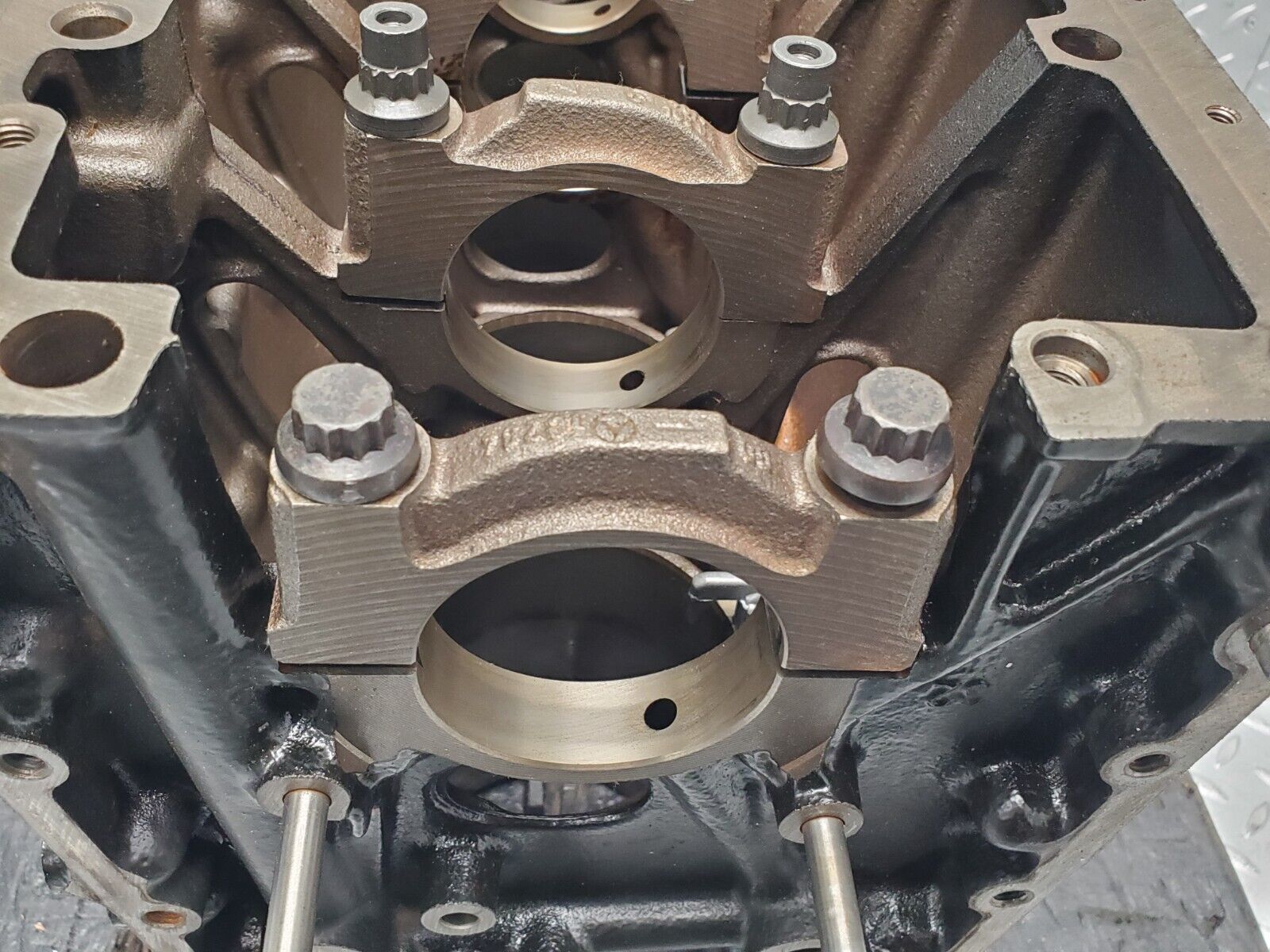 46315 Mercedes-Benz W124 280E Engine Block 104.942 1040111201