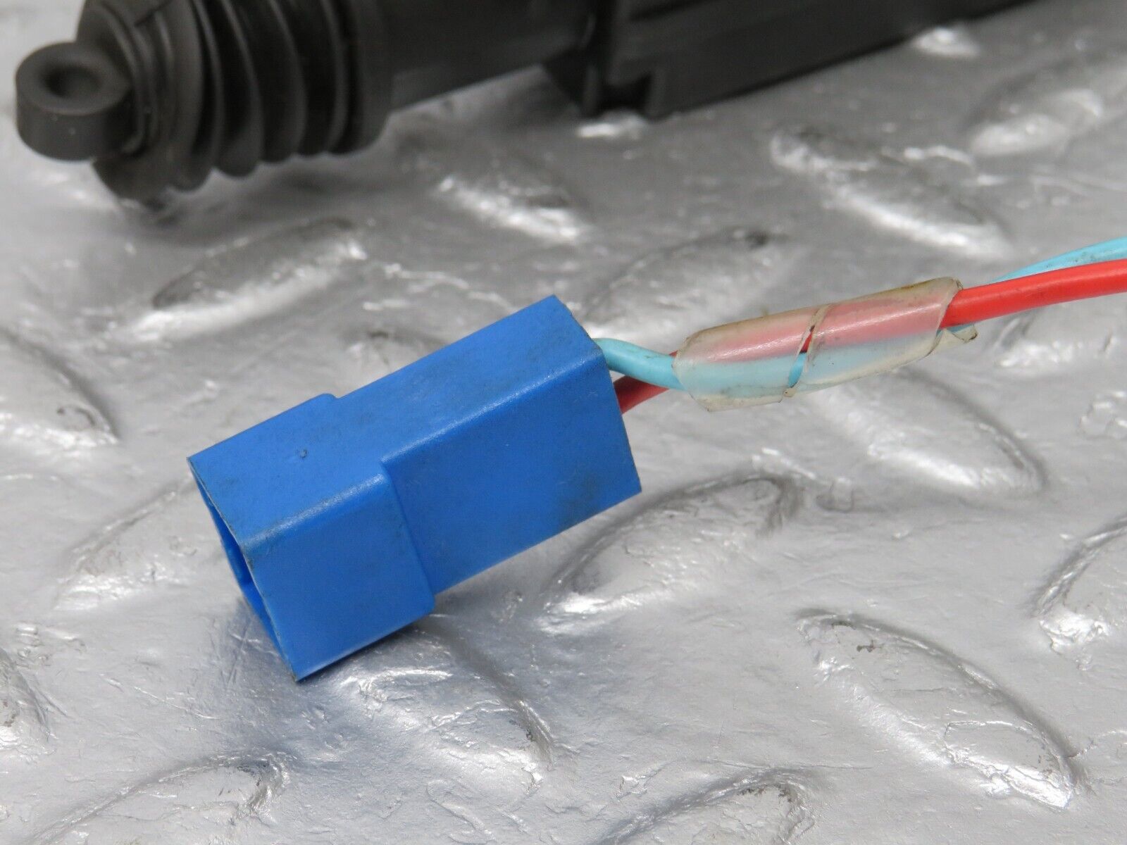 39133 Mercedes-Benz R107 500SL Trunk Lock Actuator