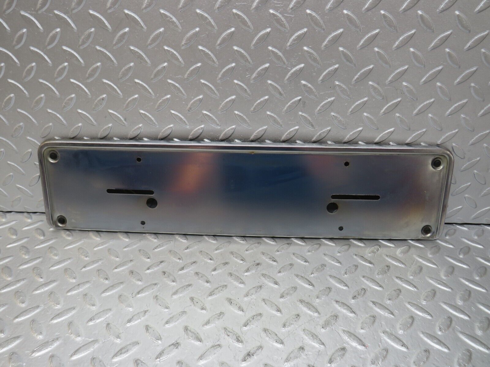 35372 Mercedes-Benz R107 280SL Rear number Plate Holder