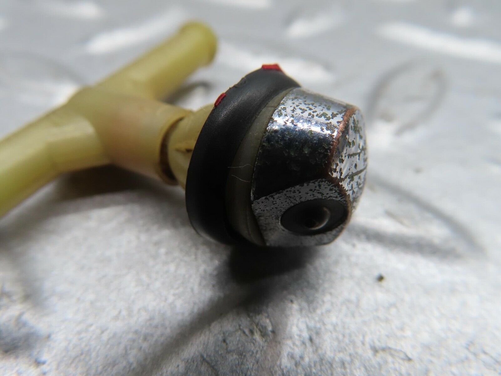 13863 Mercedes-Benz R107 450SL Windscreen Washer Nozzle