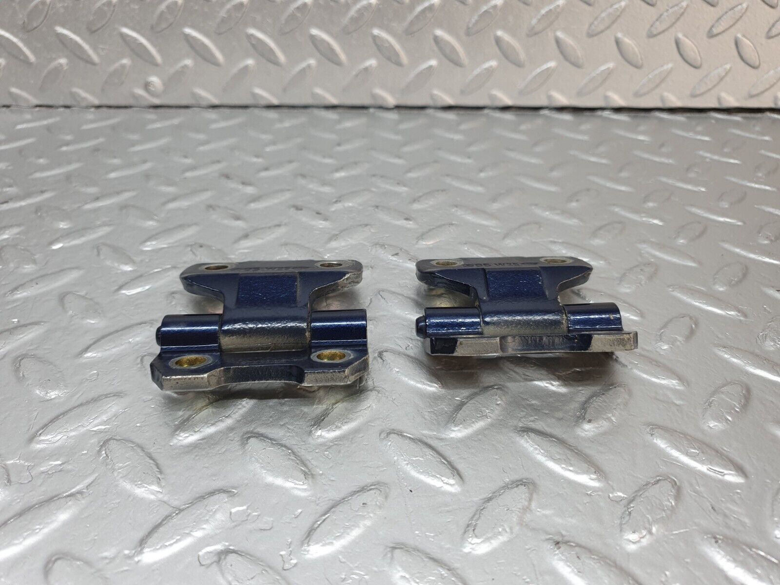 42318 Mercedes-Benz R129 320SL Coupe Door Hinge Left Side