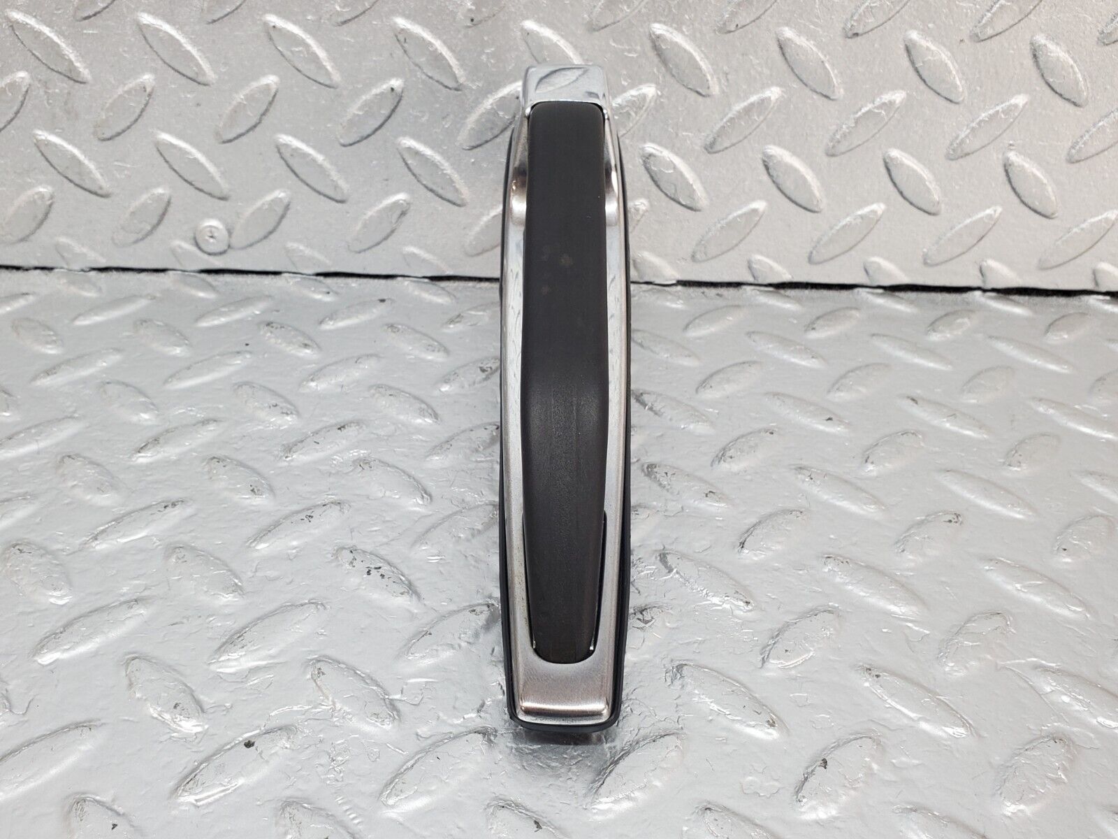 44393 Mercedes-Benz W123 280E Rear Right Exterior Door Handle 1237600359 1237660005