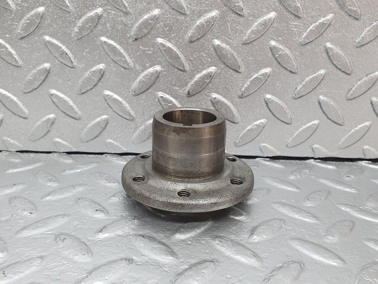 43793 Mercedes-Benz C126 380SEC Coupe Crankshaft Sleeve Hub