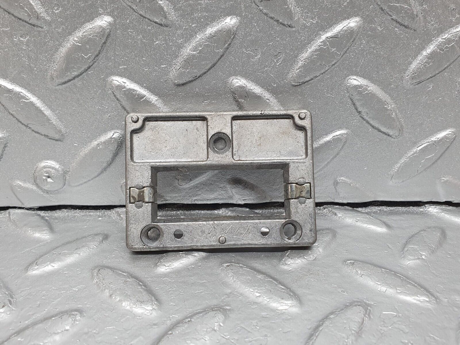 41667 Mercedes-Benz W124 200E Rear View Mirror Bracket