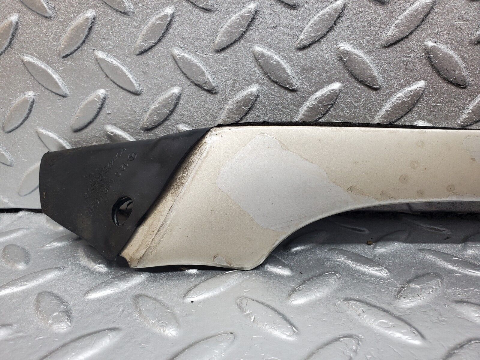 45806 Mercedes-Benz W126 420SE A Pillar Exterior Trim Right Side 1266981698