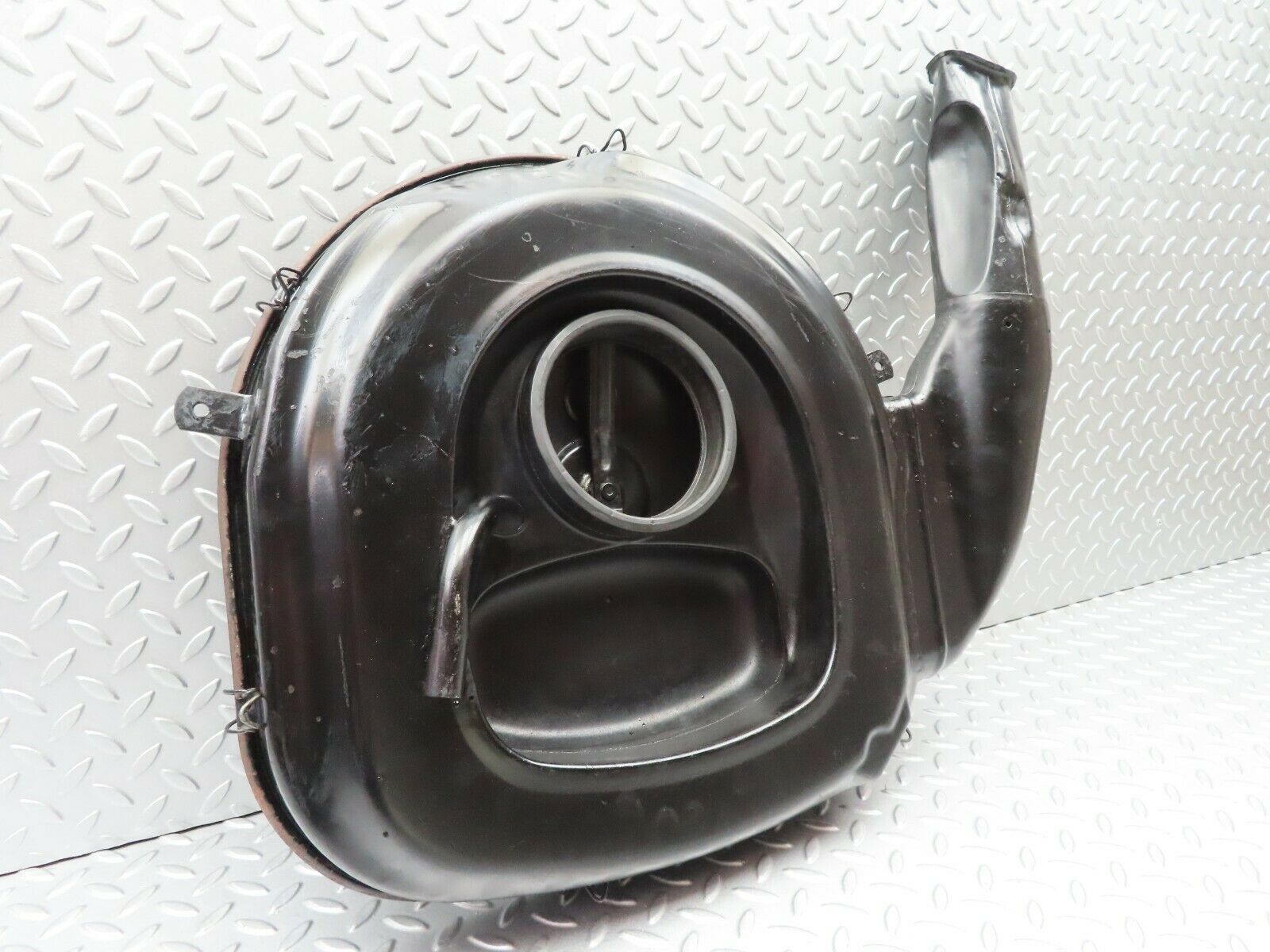 5188 Mercedes-Benz R107 350SL Air Filter Housing 4517485106