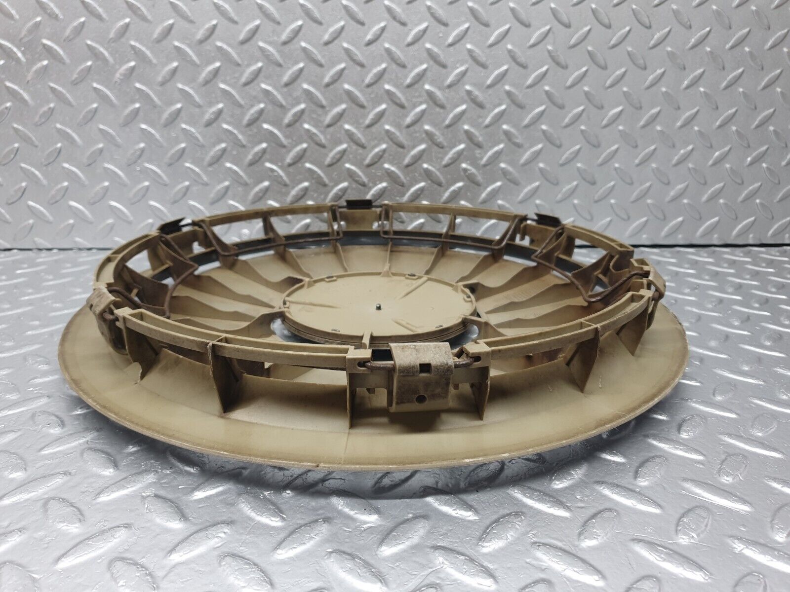 42878 Mercedes-Benz W201 190 2.0L Wheel Trim Hub Cap 14" 2014010324