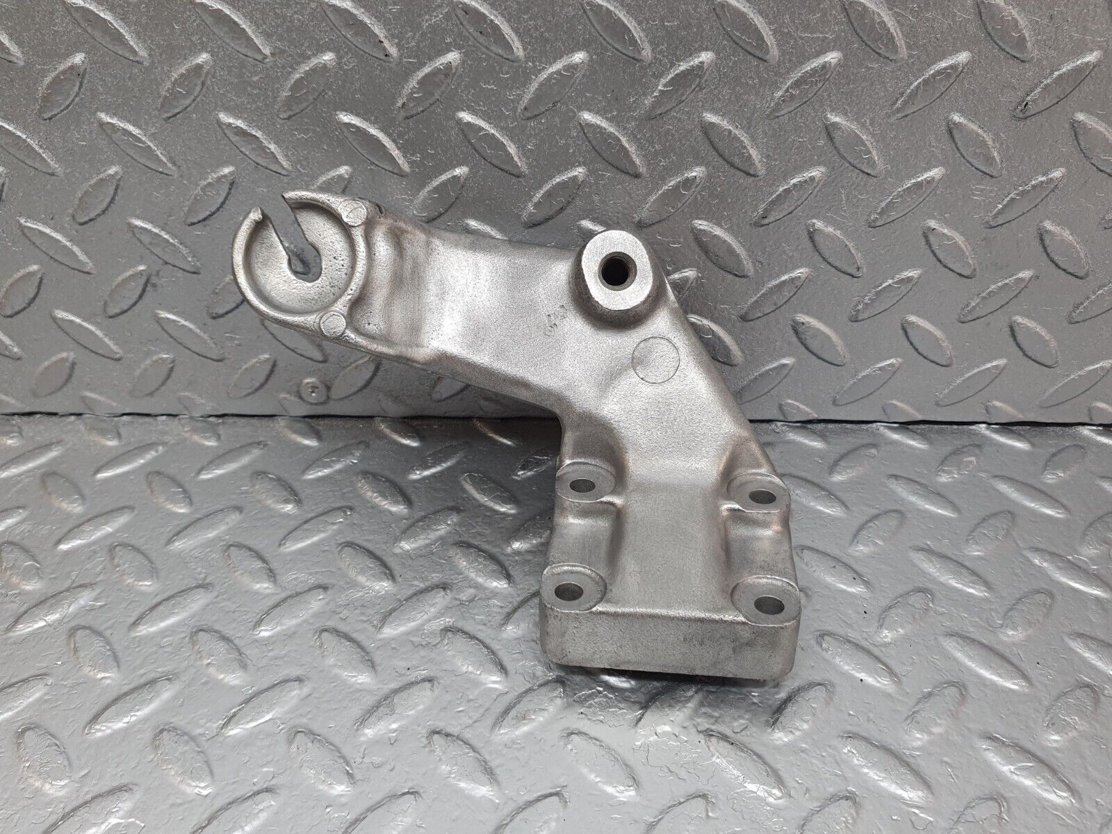 43554 Mercedes-Benz C126 380SEC Coupe Engine Mount Bracket Left 1162235004