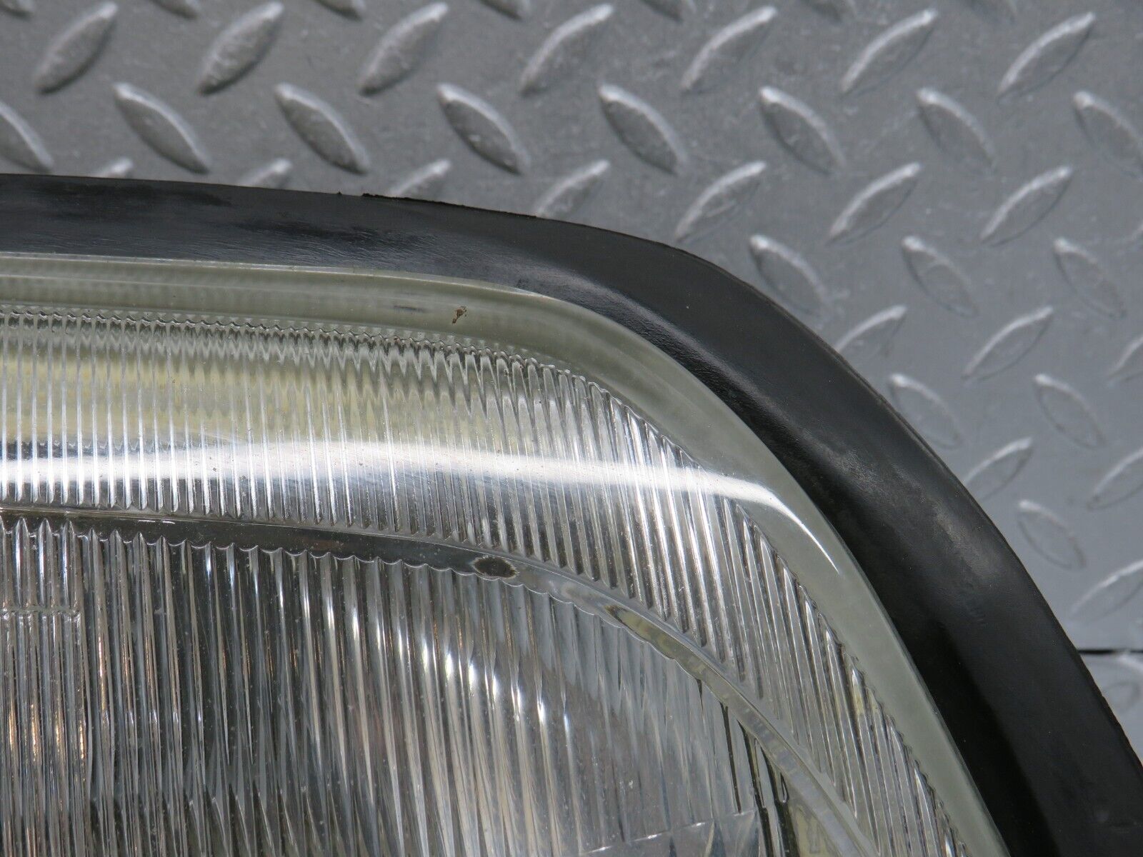 39629 Mercedes-Benz R129 320SL Headlight Bosch Right 0301090702 1298203861