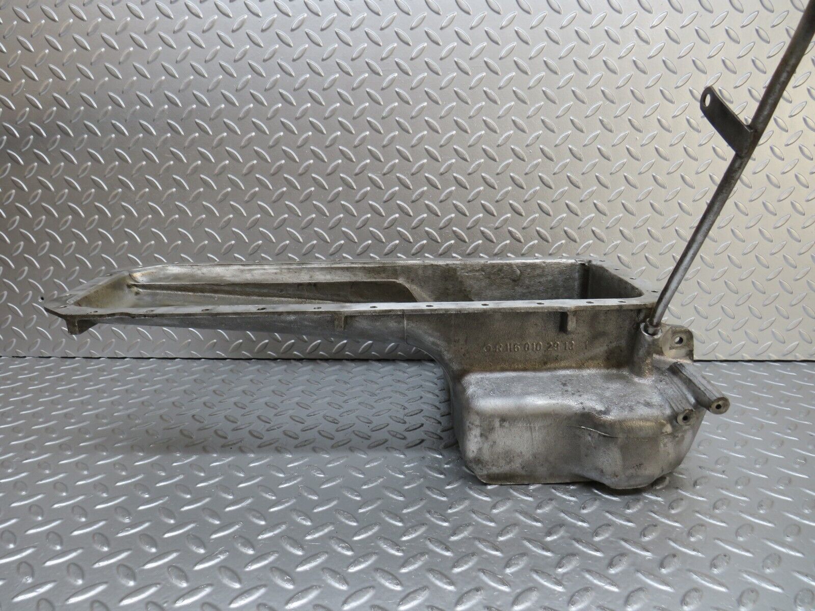 32811 Mercedes-Benz C107 R107 350 V8 Oil Pan Oil Sump 1160102913 1160140166