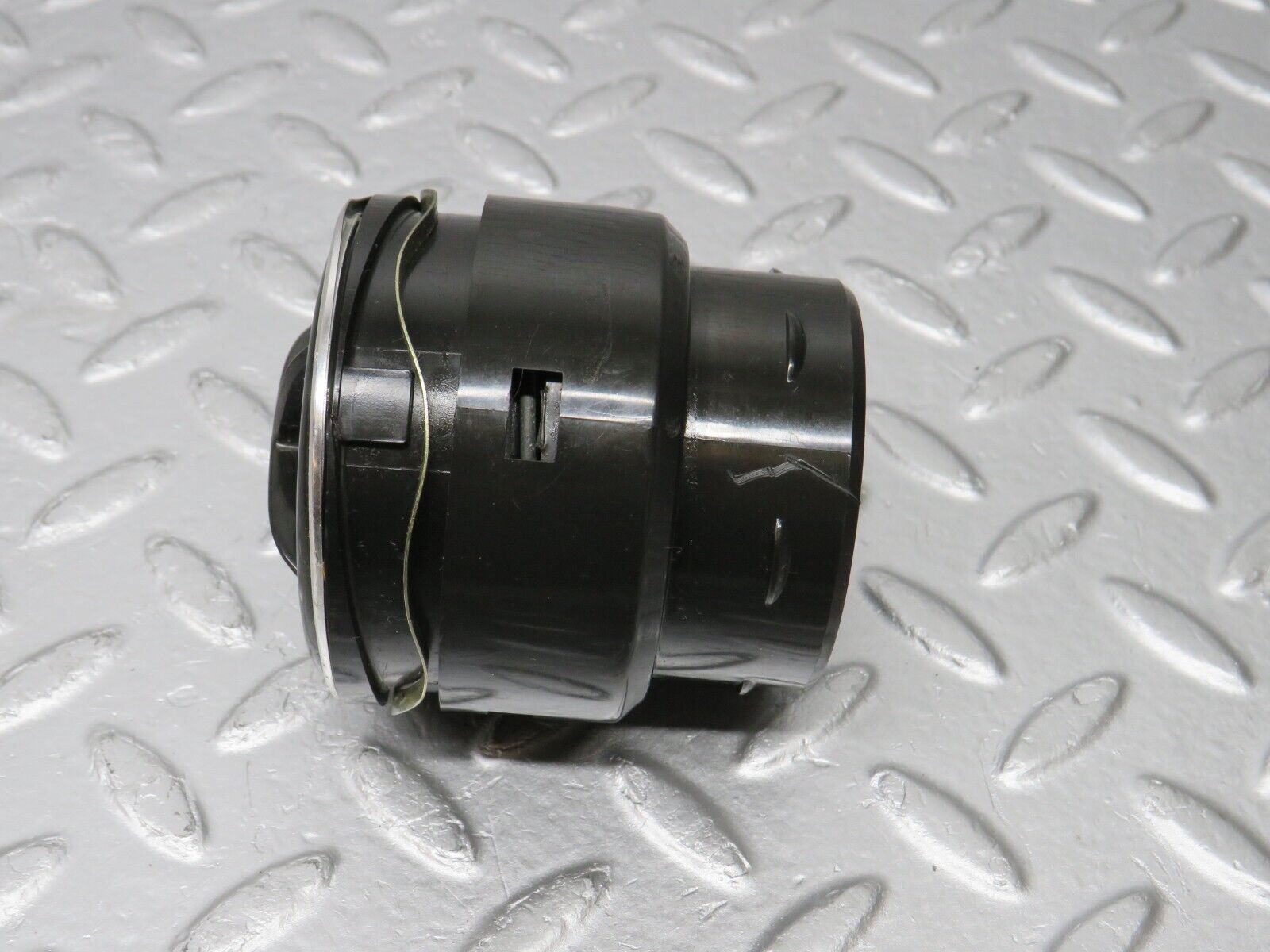 39182 Mercedes-Benz R107 500SL Dashboard Air Vent