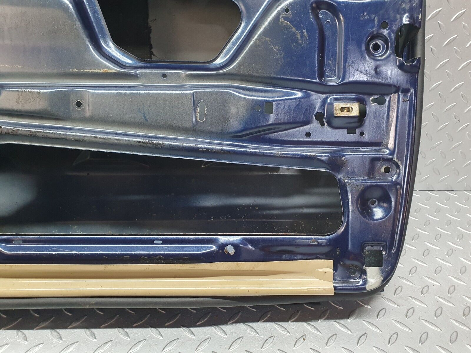 42413 Mercedes-Benz R129 320SL Coupe Right Door