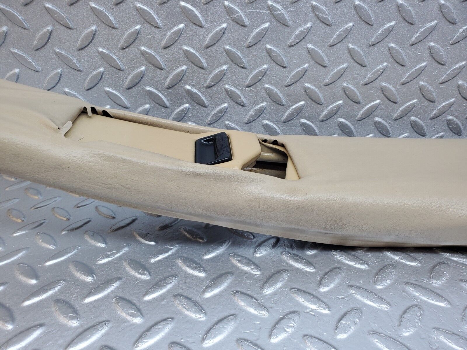 45765 Mercedes-Benz W126 420SE B Pillar Cover Right Side Beige 1246920222