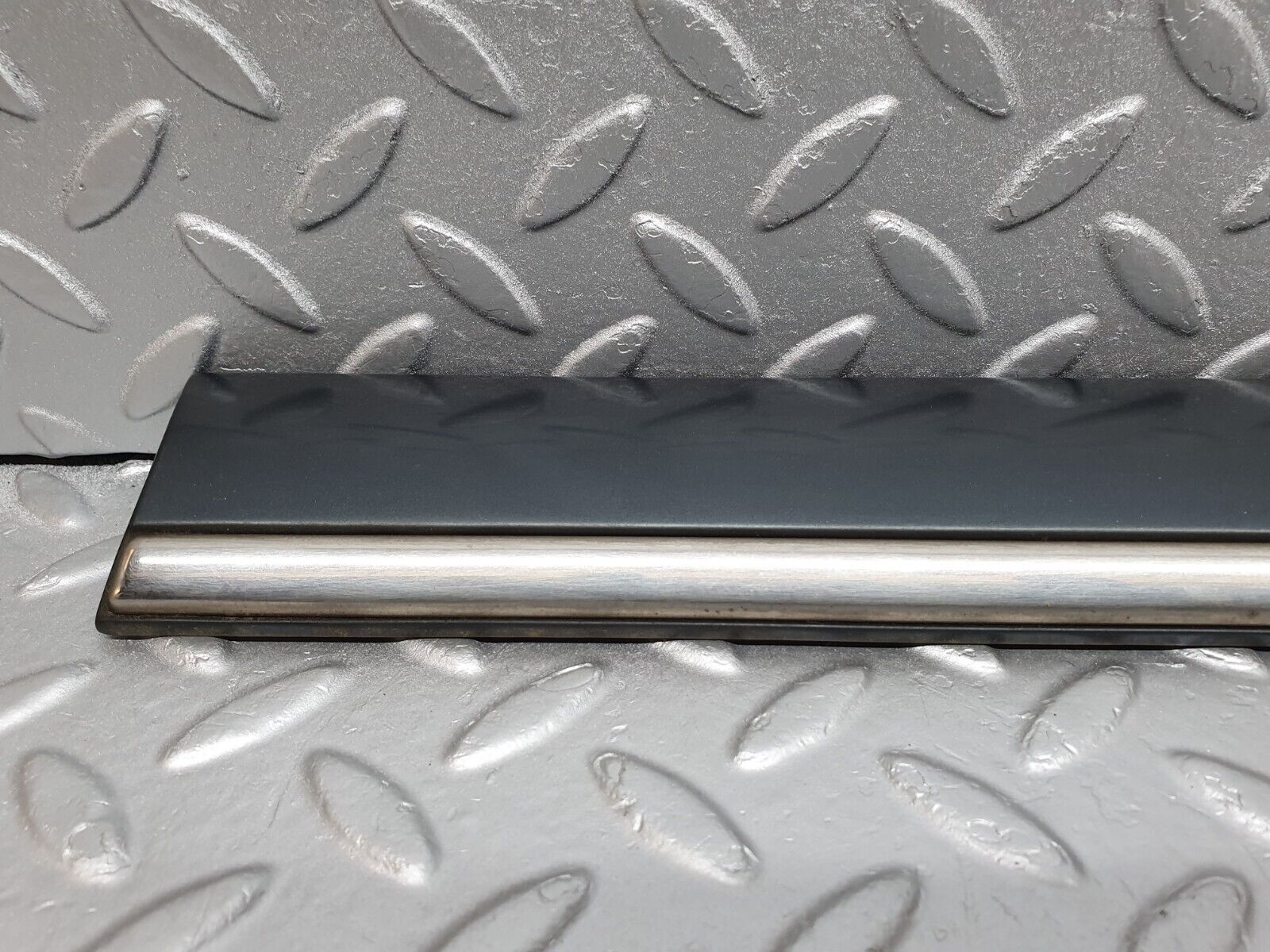 41806 Mercedes-Benz W202 C200 Rear Right Door Centre Moulding Trim 2026909862