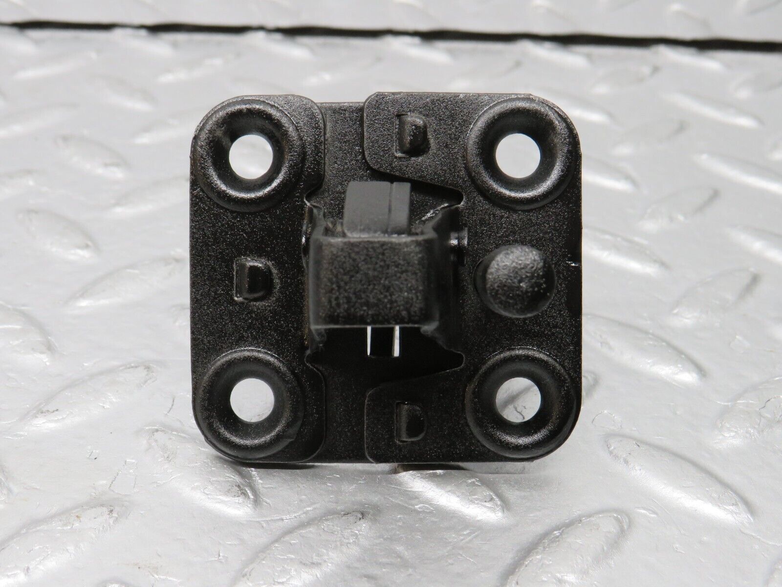 39232 Mercedes-Benz R107 500SL Bonnet Lock Latch