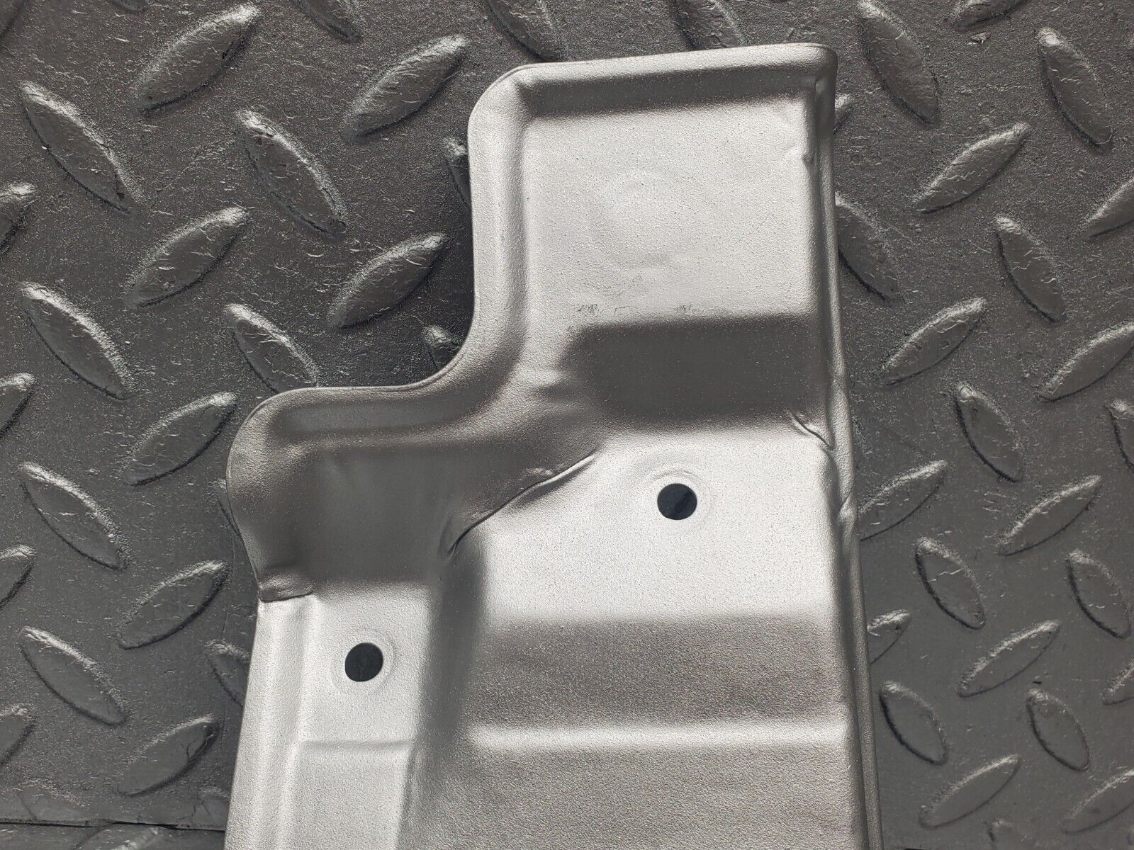 46172 Mercedes-Benz W124 280E Exhaust Manifold Heat Shield 1041421020