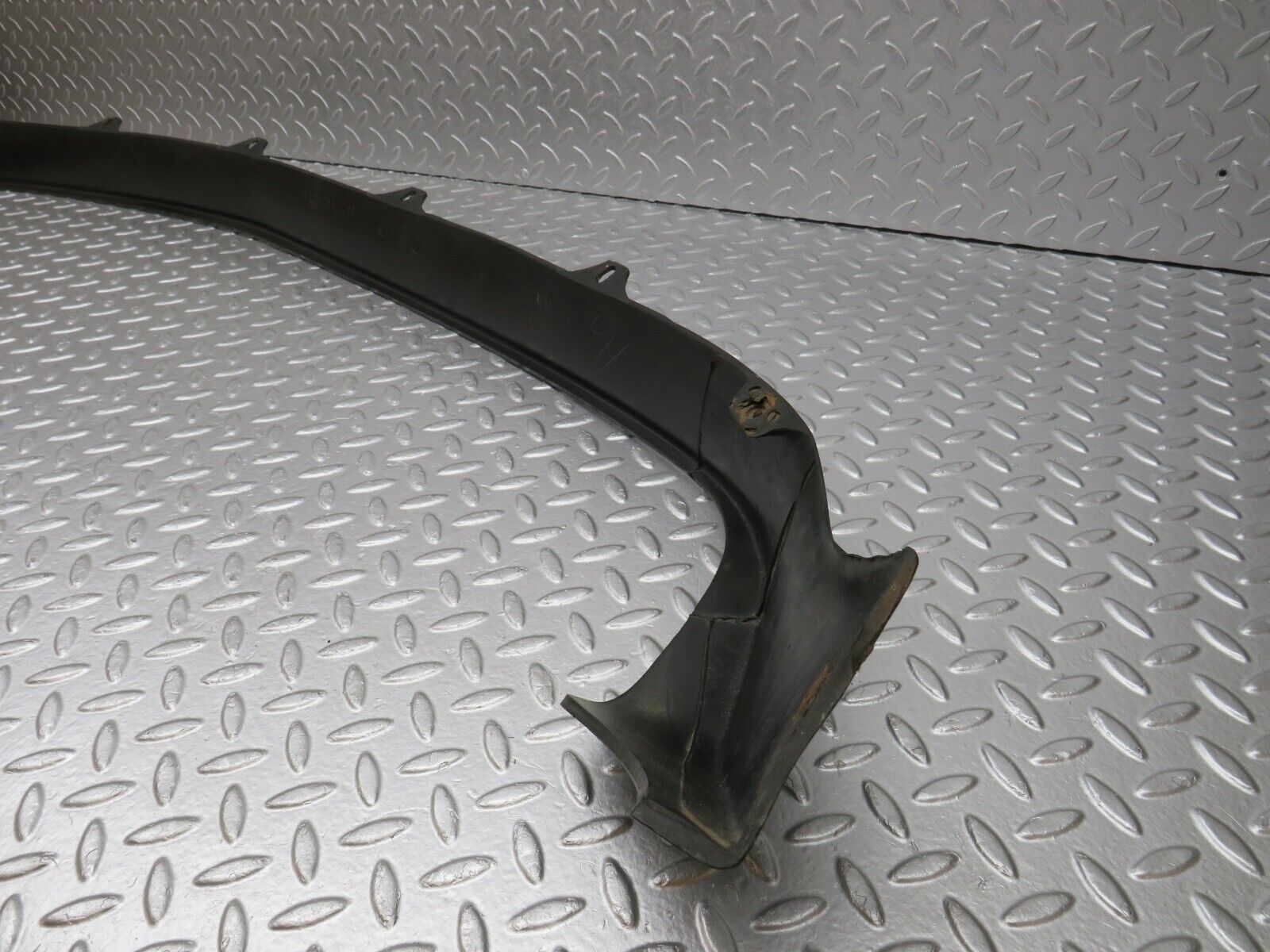 40085 Mercedes-Benz R107 350SL Front Plastic Grill Spoiler 1077900188