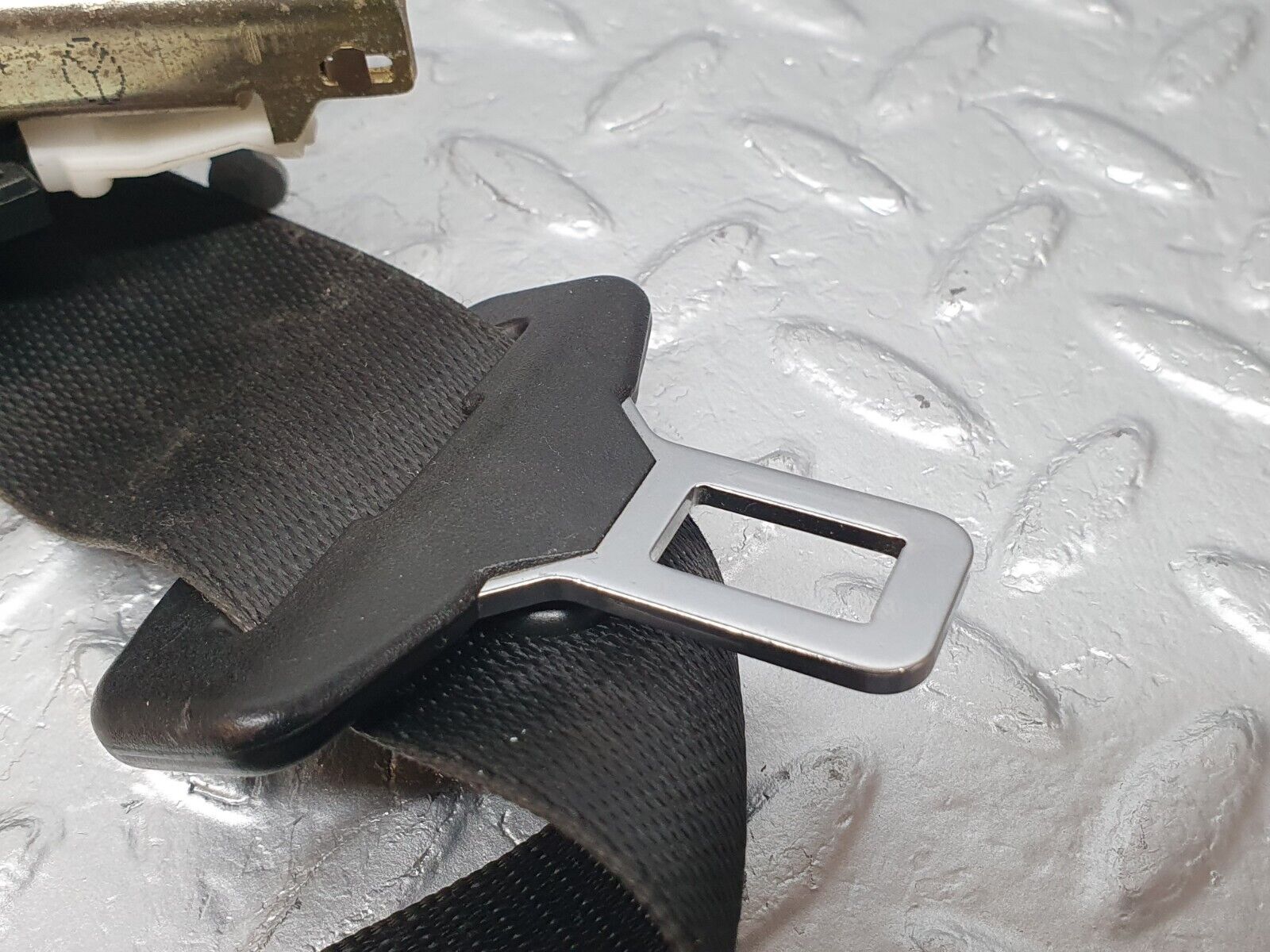 41985 Mercedes-Benz W202 C200 Front Left Seat Belt With Buckles 2018680222 1248600088 2088600369