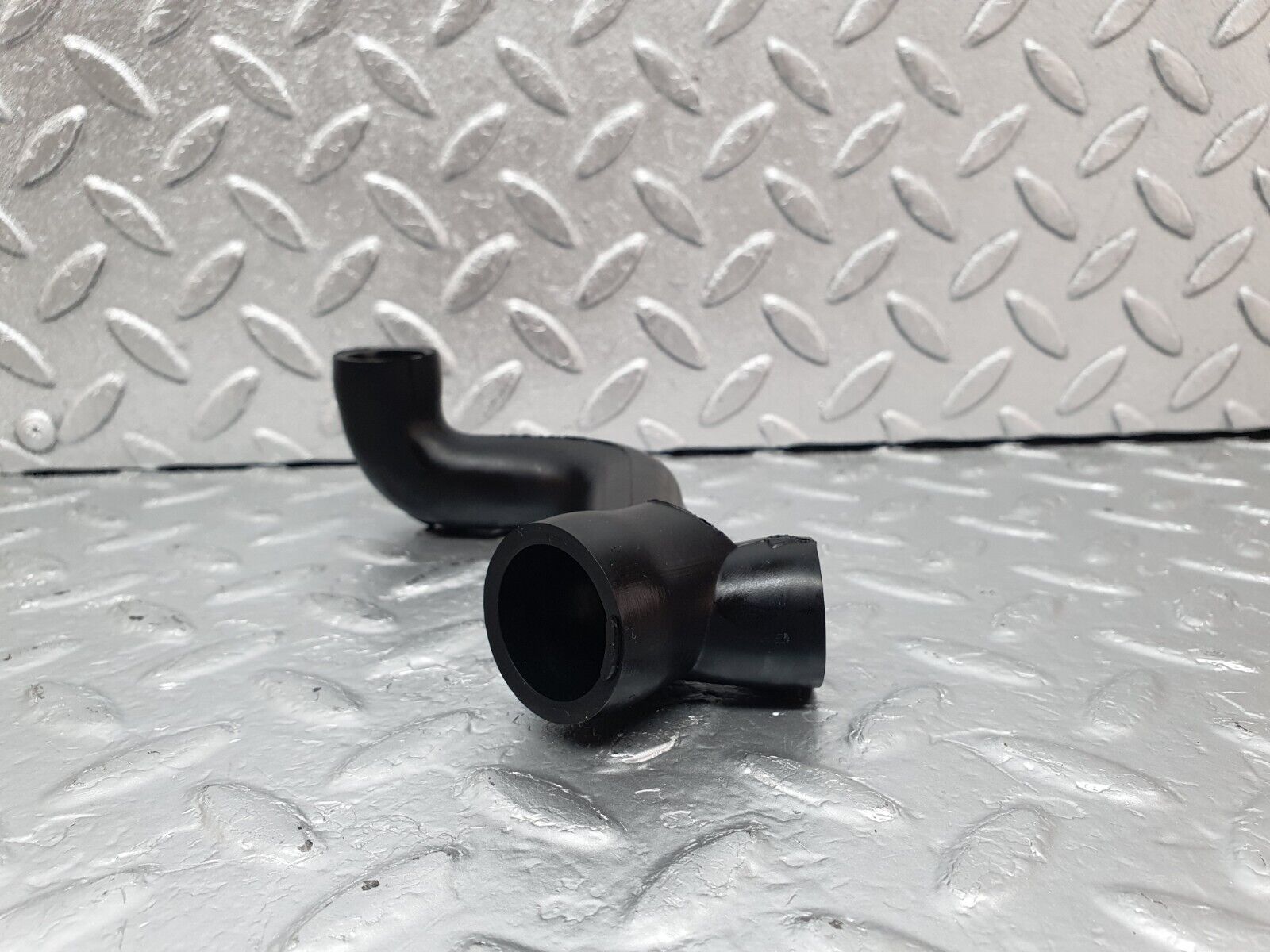 43999 Mercedes-Benz C123 230CE Coupe Air Intake Pipe 1020942582