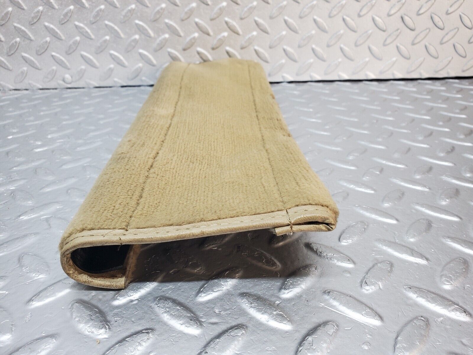 45695 Mercedes-Benz W126 420SE Front Right Seat Under Cover Beige