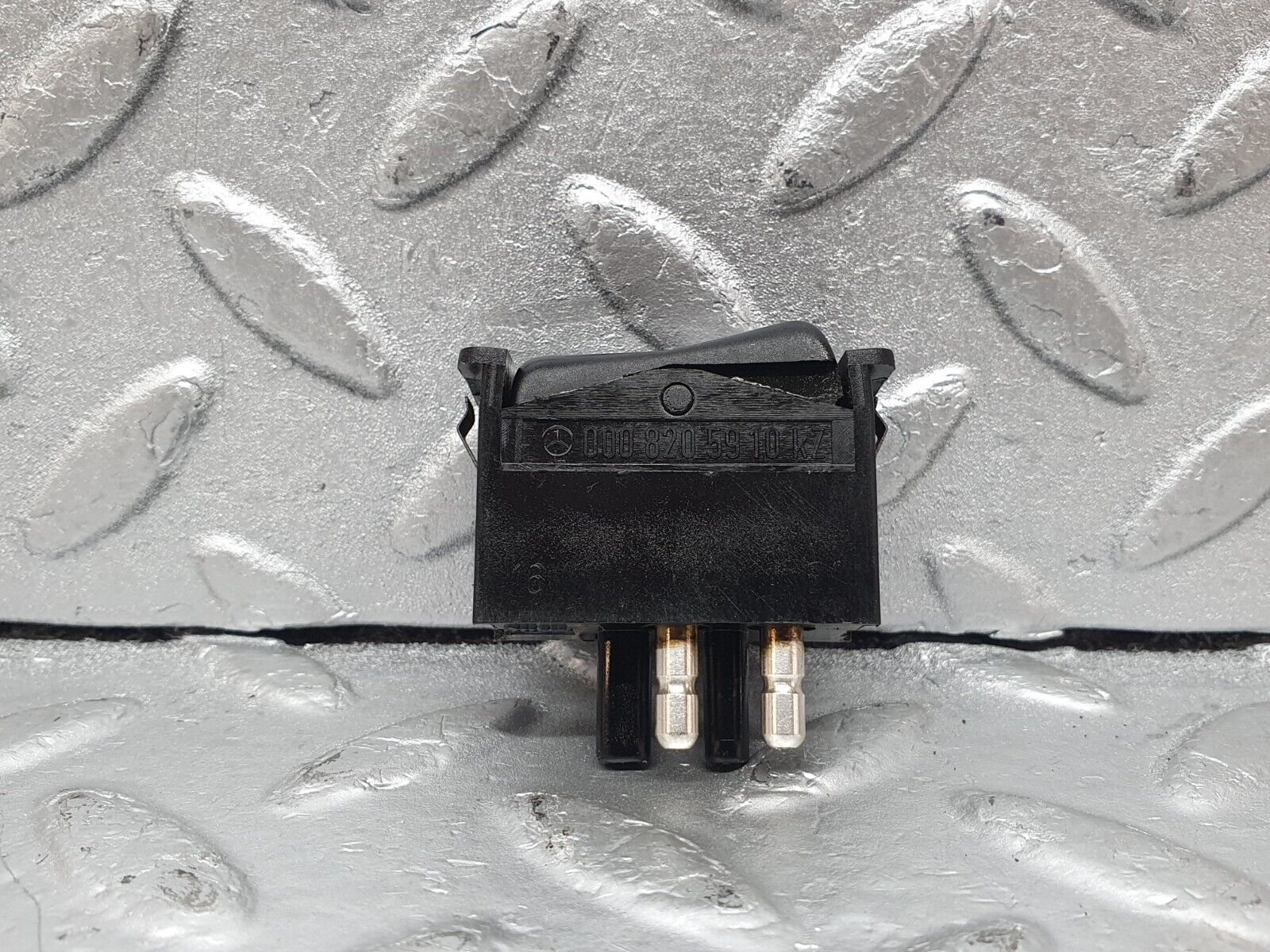 44175 Mercedes-Benz C123 230CE Coupe Interior Light Switch 0008205910