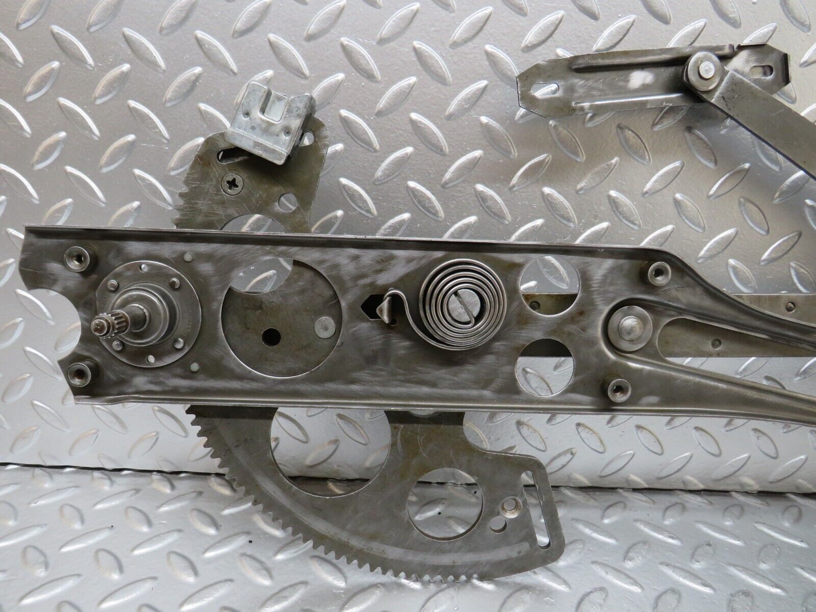 25075 Mercedes-Benz R107 C107 Front Right Manual Window Regulator 1077250602