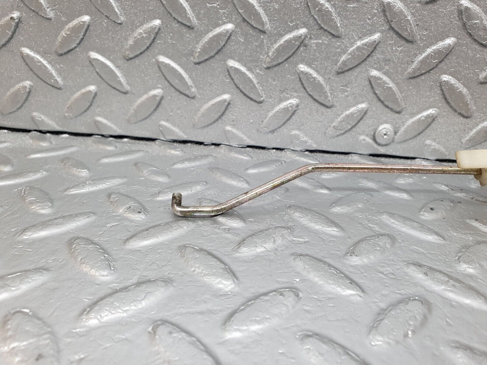 43702 Mercedes-Benz C126 380SEC Coupe Door Lock Cable