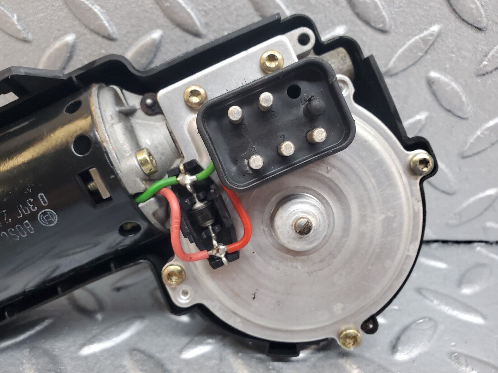 44780 Mercedes-Benz W124 220E Wiper Motor Bosch & Cover 0390241425 1390591046