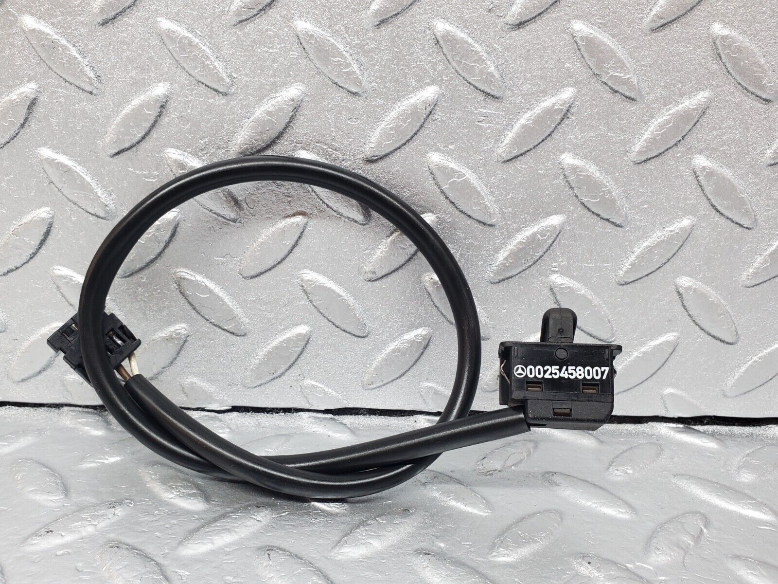 45660 Mercedes-Benz W126 420SE Steering Column Adjustment Switch 0025458007