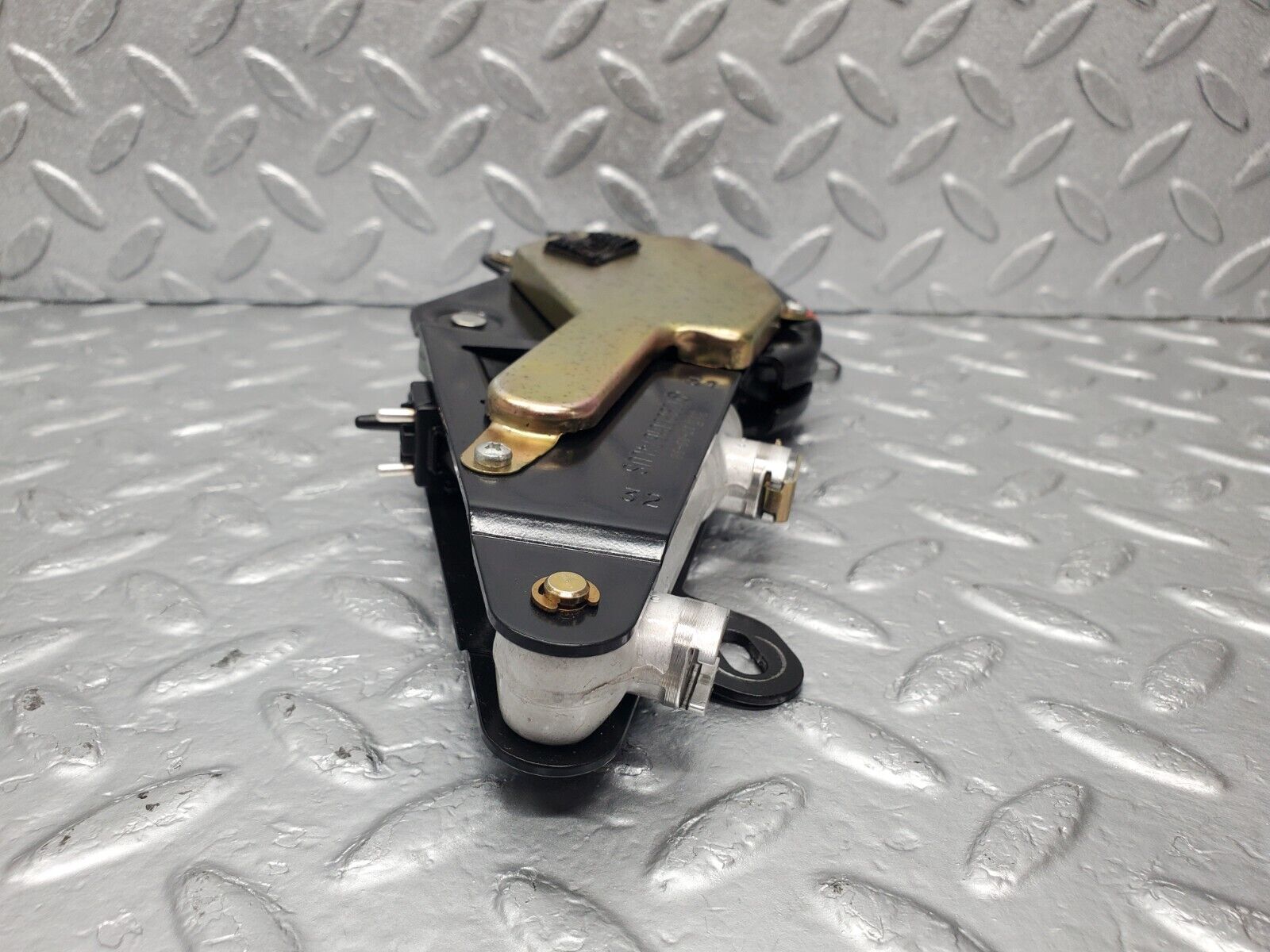 47015 Mercedes-Benz R129 320SL Coupe Roof Lock Right Side 1298001674