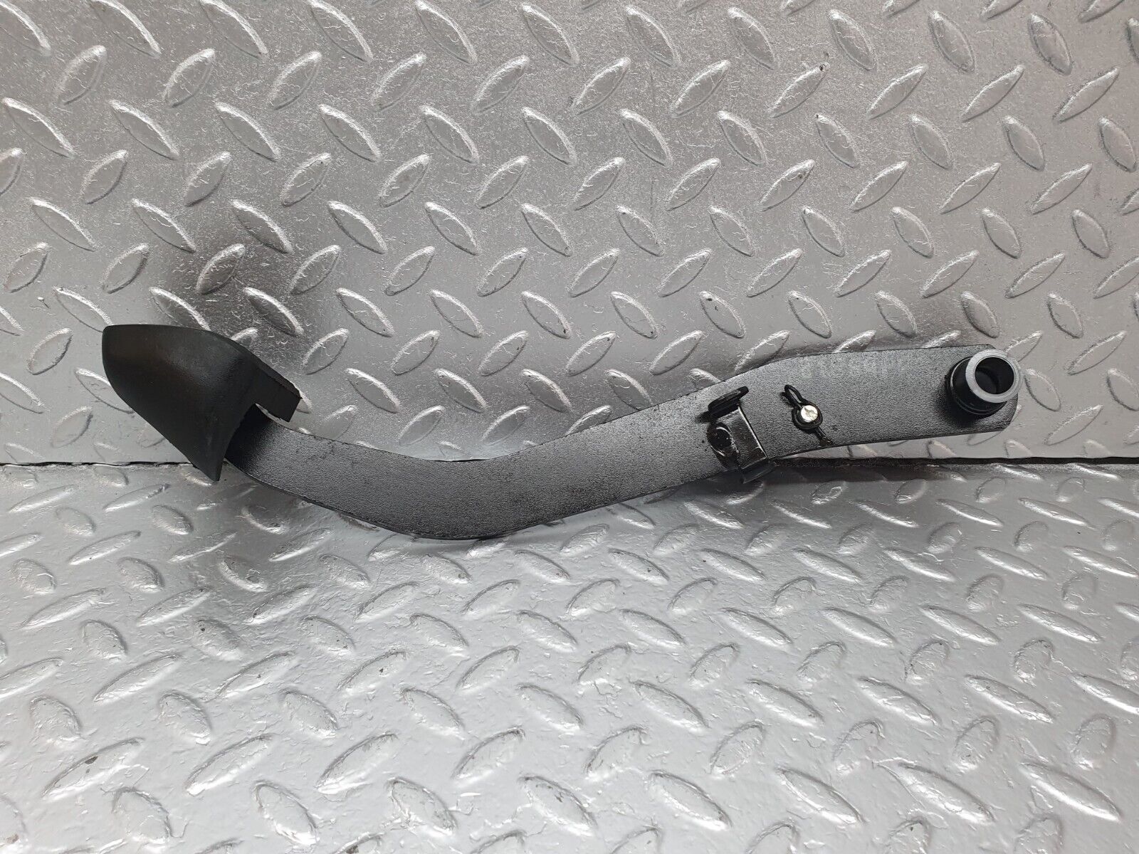 42698 Mercedes-Benz W201 190 2.0L Brake Pedal With Rubber 2012920082