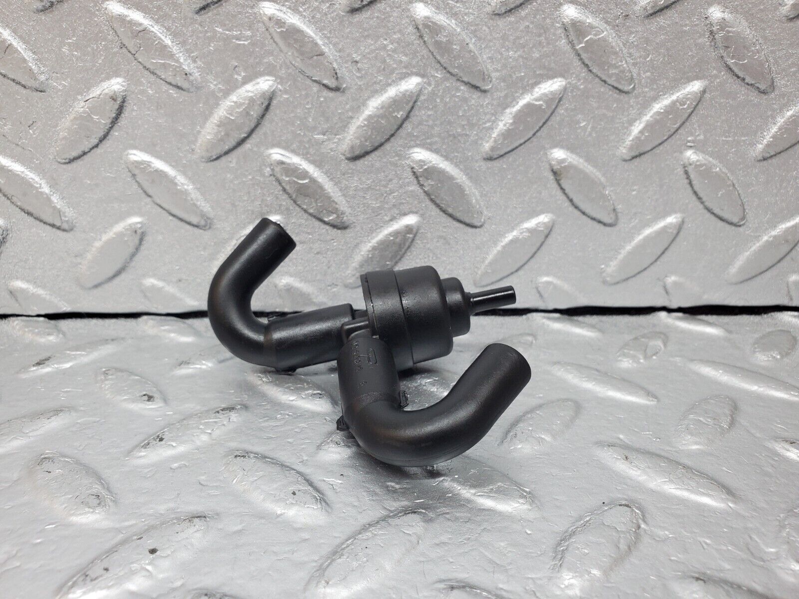 44996 Mercedes-Benz R129 300SL Coupe Engine Crankcase Vent Valve 1074700893