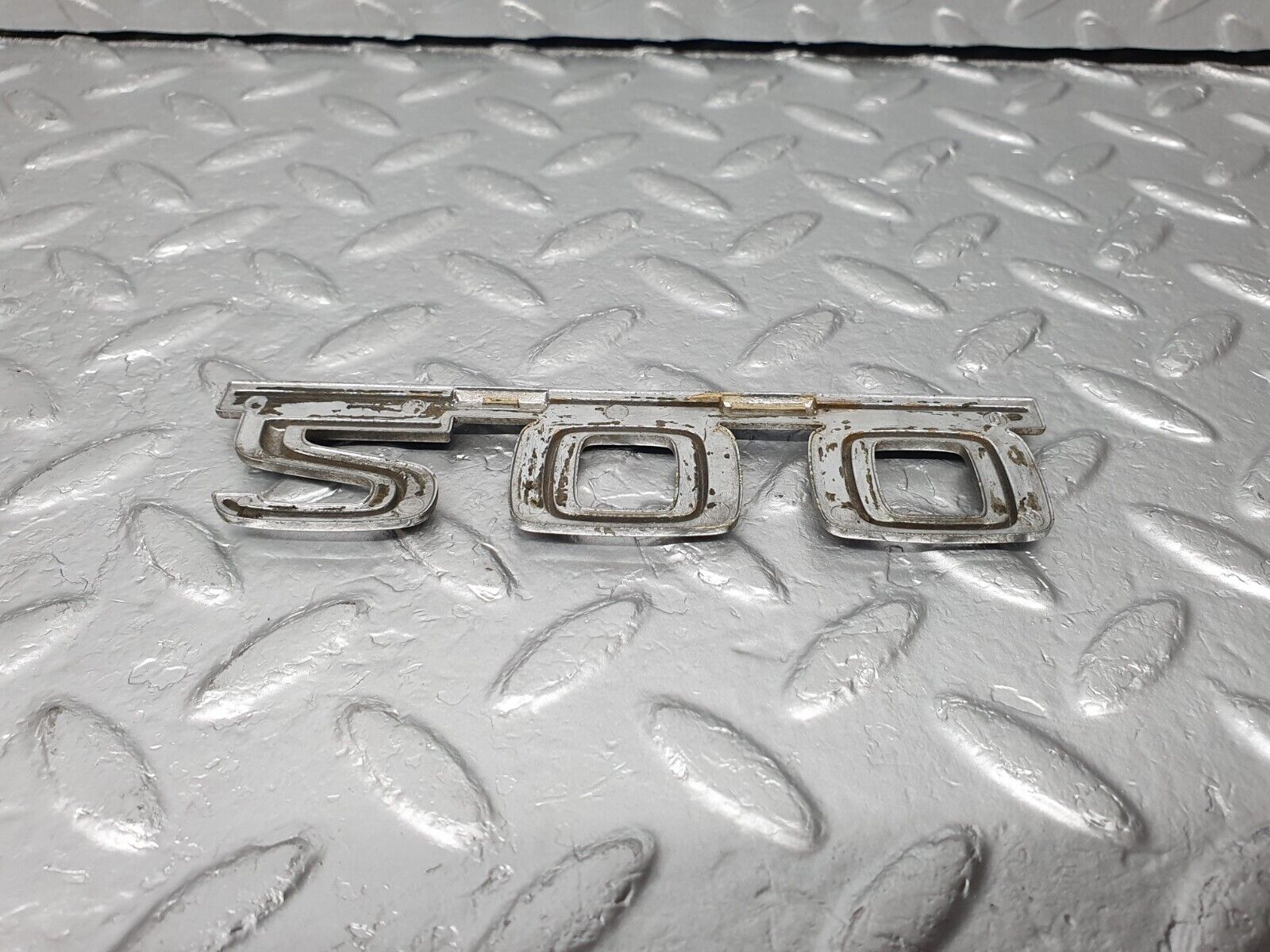 41699 Mercedes-Benz W124 200E Trunk Badge Emblem