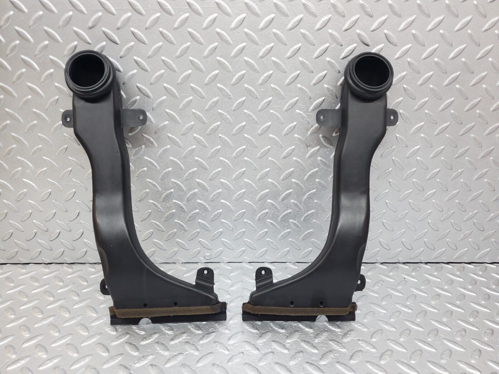 45050 Mercedes-Benz R129 300SL Coupe Front Air Vent Duct 2x 1298300444 1298300344