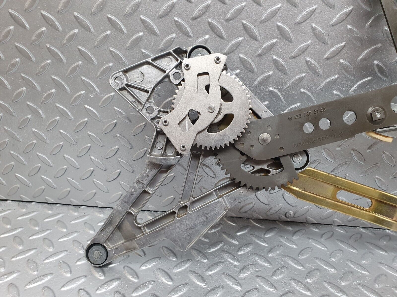 43746 Mercedes-Benz C126 380SEC Coupe Rear Right Power Window Regulator