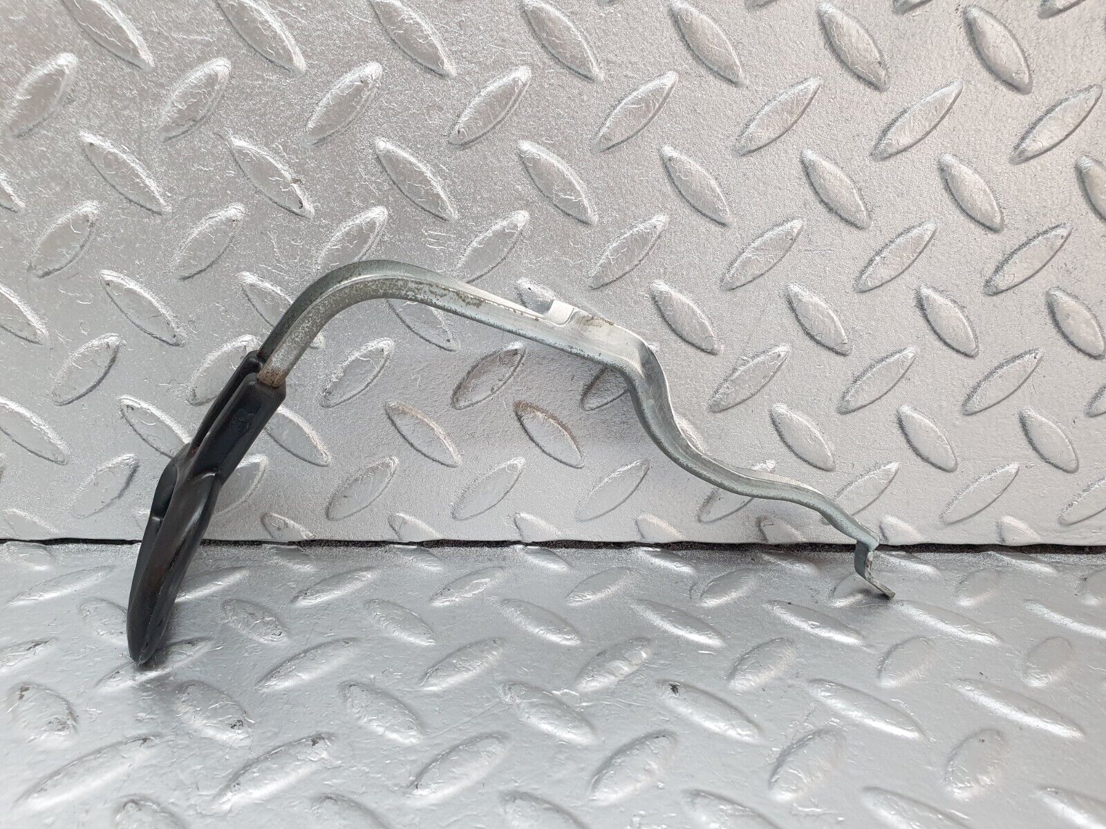 44042 Mercedes-Benz C123 230CE Coupe Front Right Seat Side Height Adjust Handle