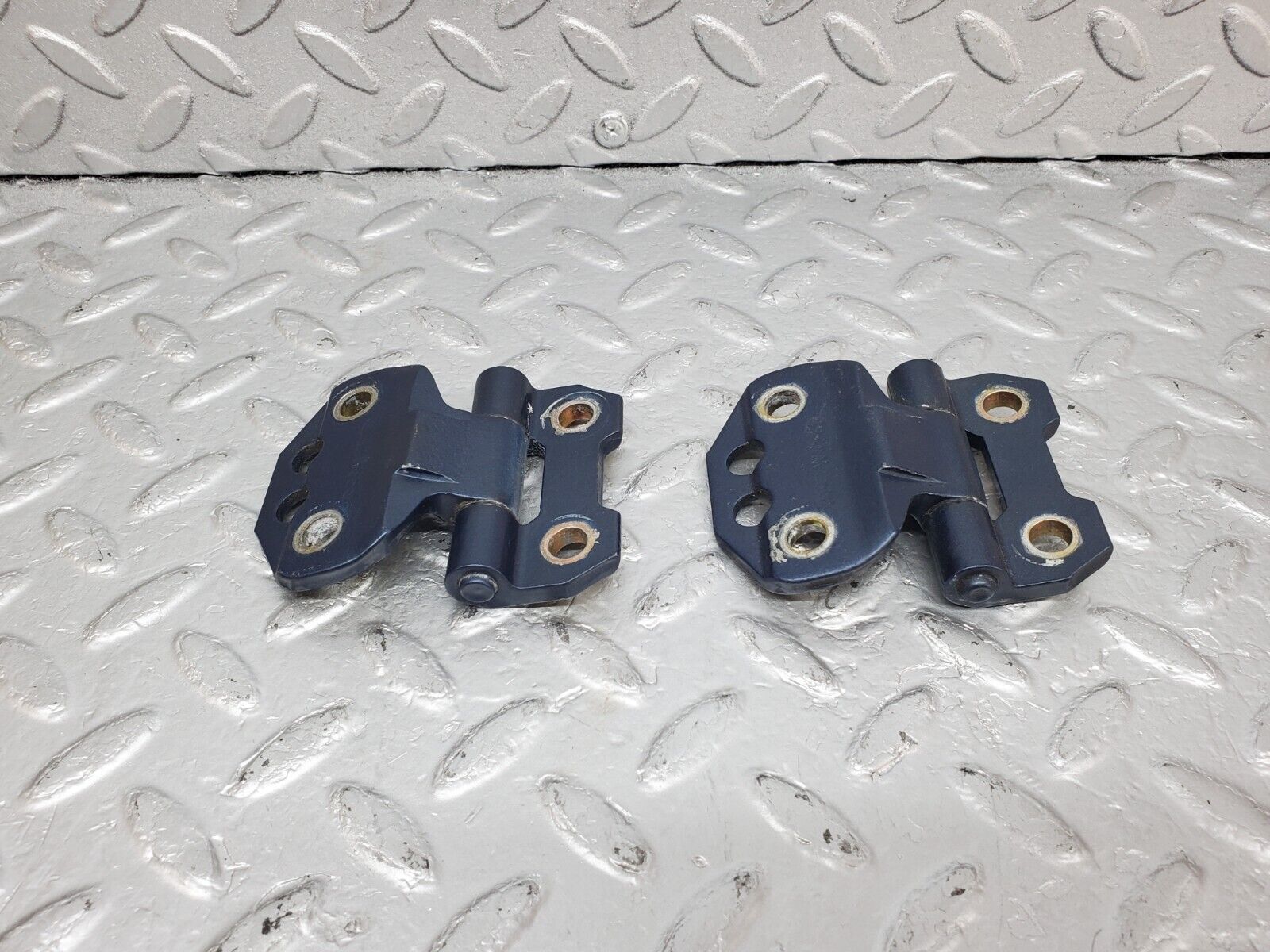 44751 Mercedes-Benz W124 220E Door Hinge Left Side