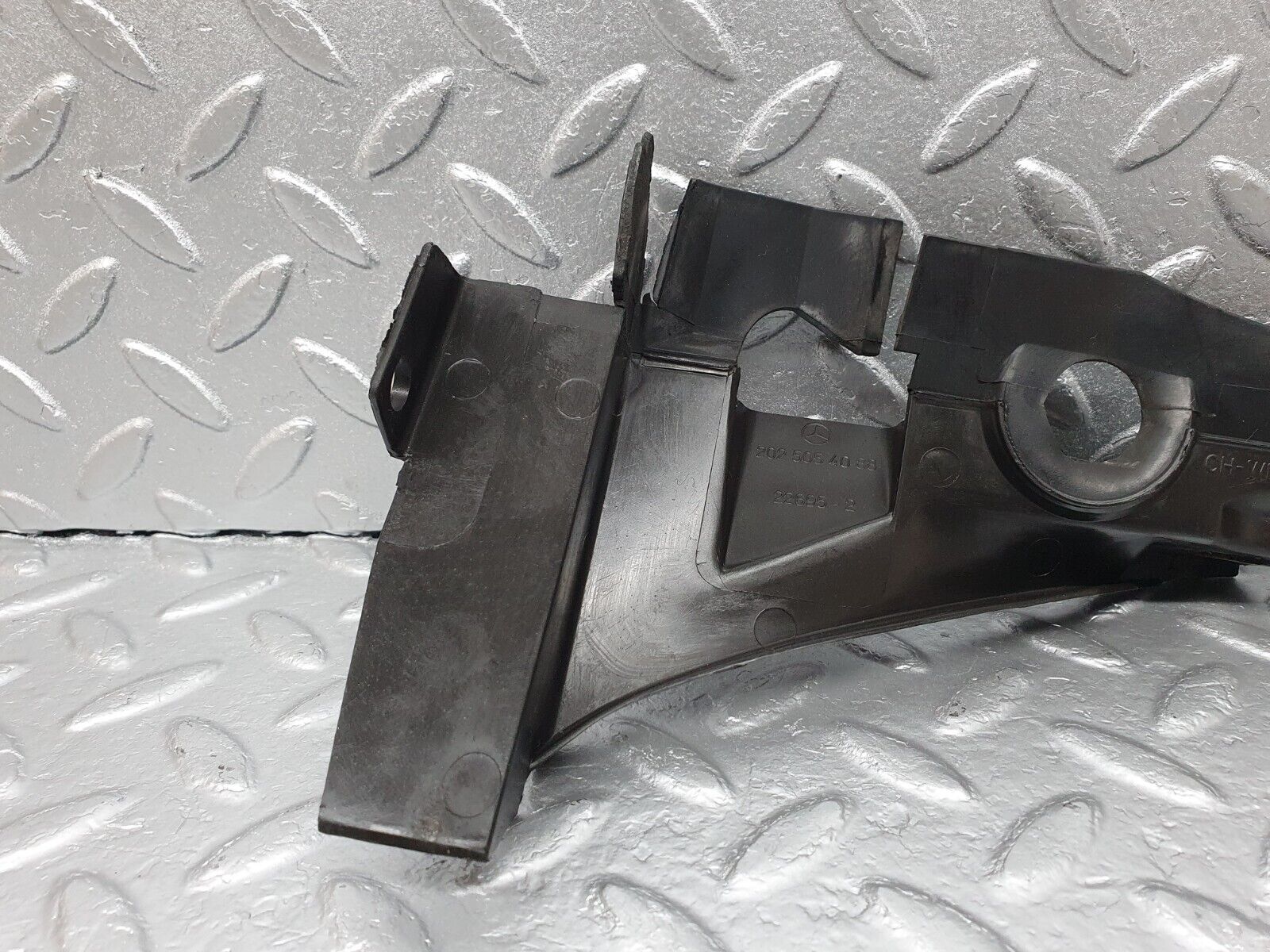 41956 Mercedes-Benz W202 C200 Radiator Support Baffle 2025054088