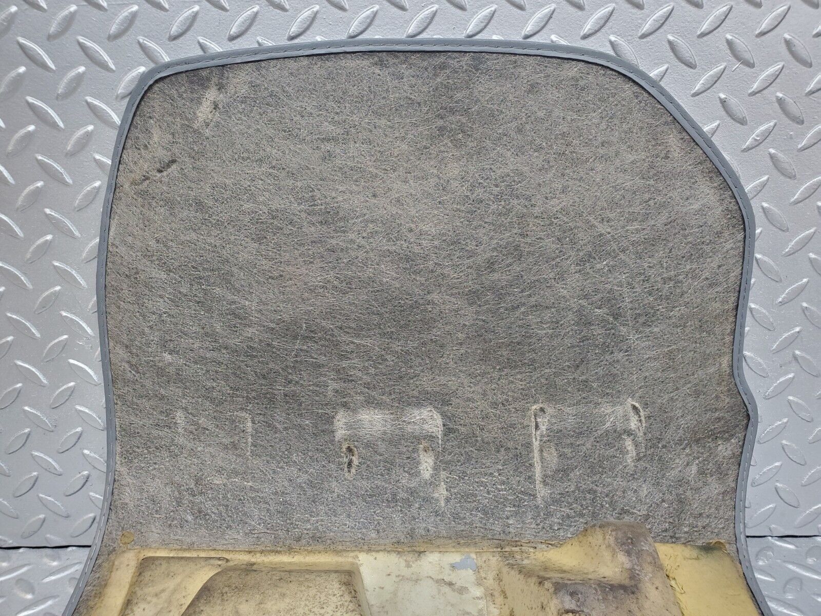 44778 Mercedes-Benz W124 220E Front Left Floor Mat 1246805140