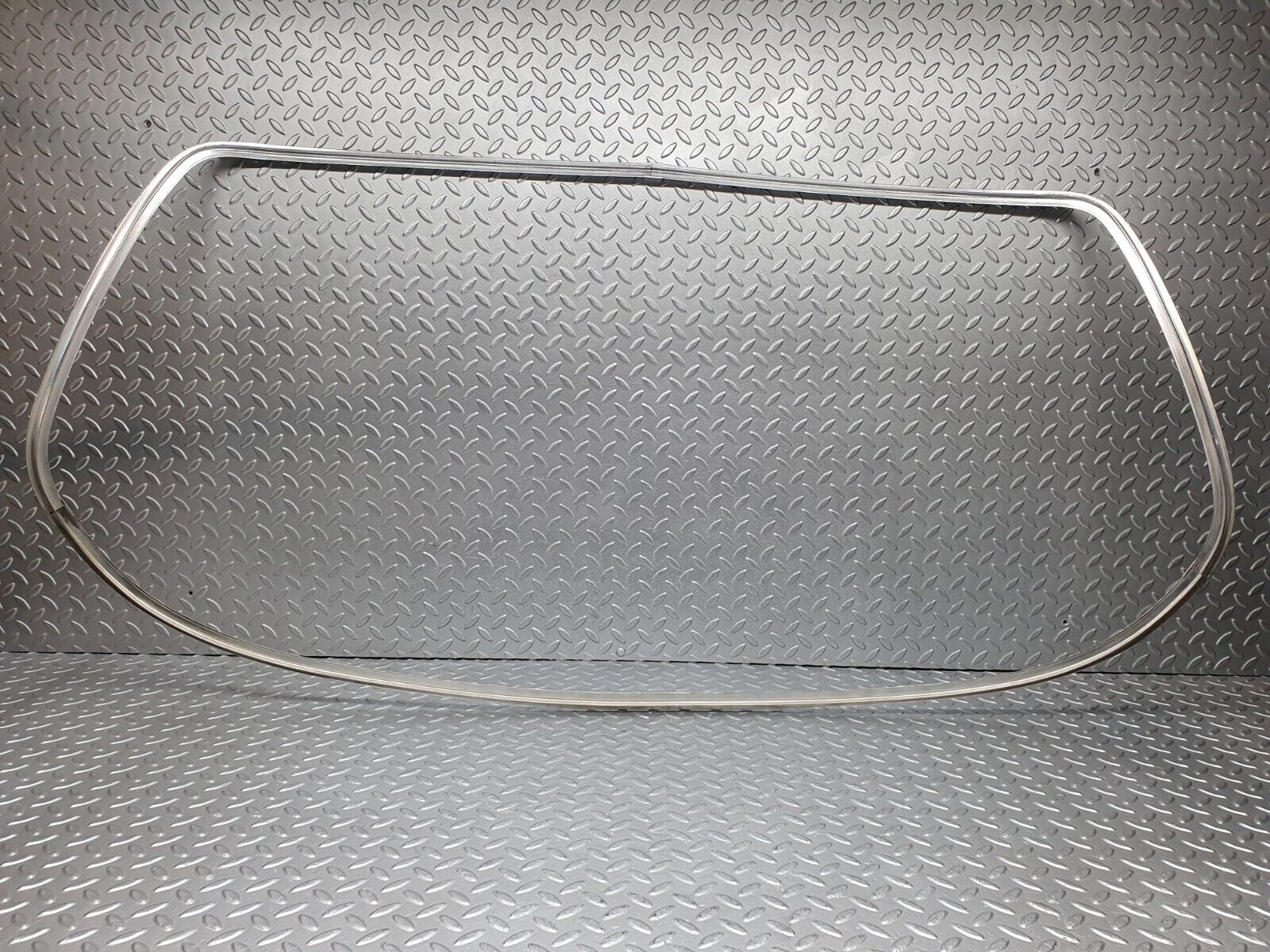 44102 Mercedes-Benz C123 230CE Coupe Rear Windscreen Chrome Frame