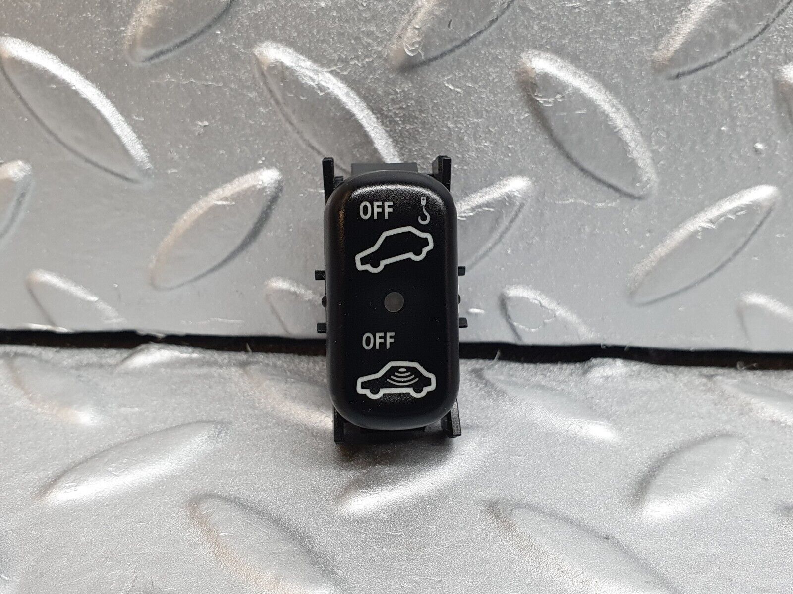 42049 Mercedes-Benz W202 C200 Towing Alarm Switch 2108201710