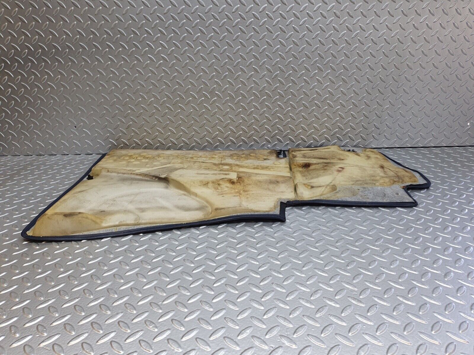 43023 Mercedes-Benz W201 190 Front Right Floor Carpet Blue 2016805462