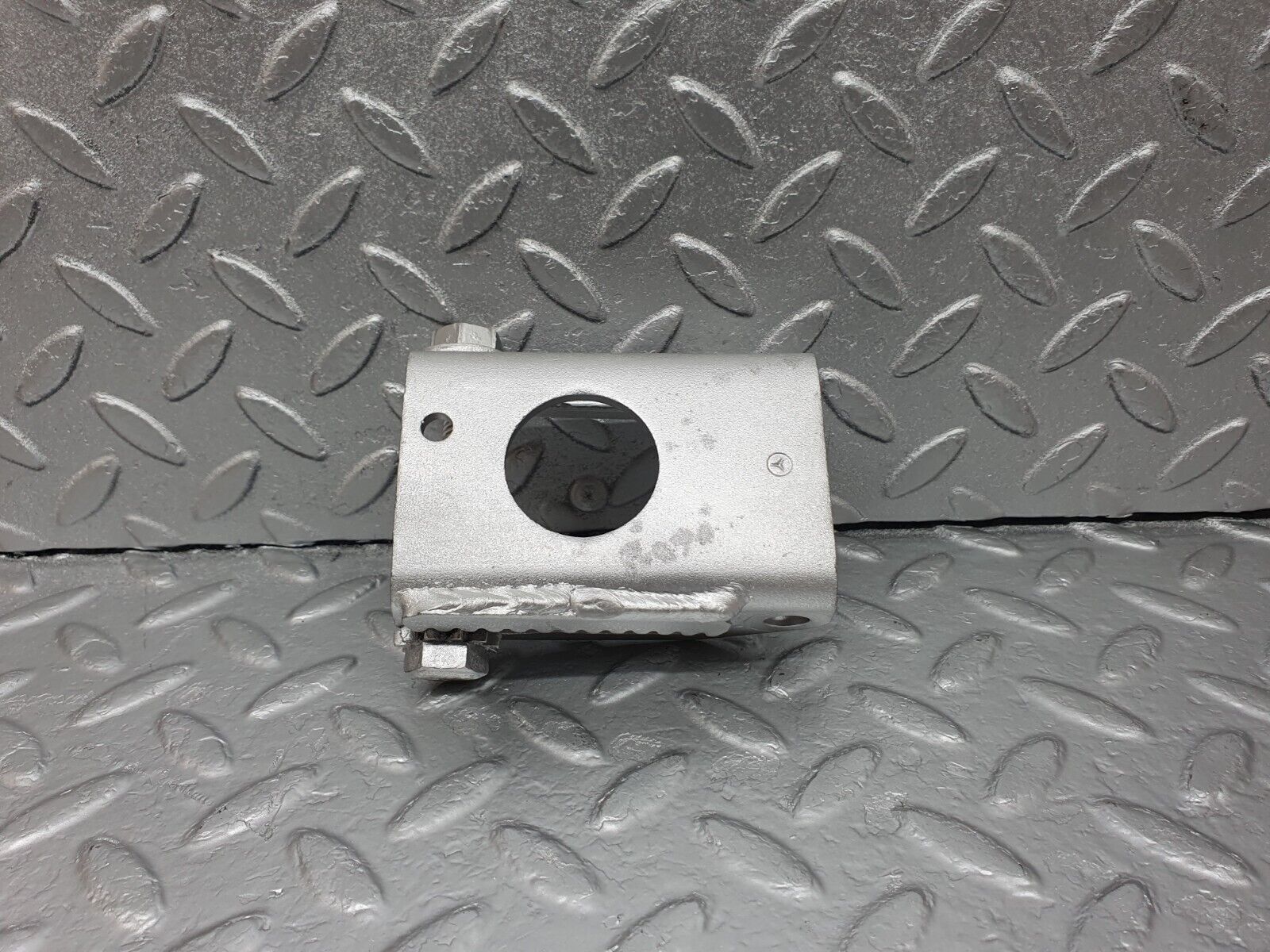 43102 Mercedes-Benz S123 200T Wagon Alternator Holder Bracket